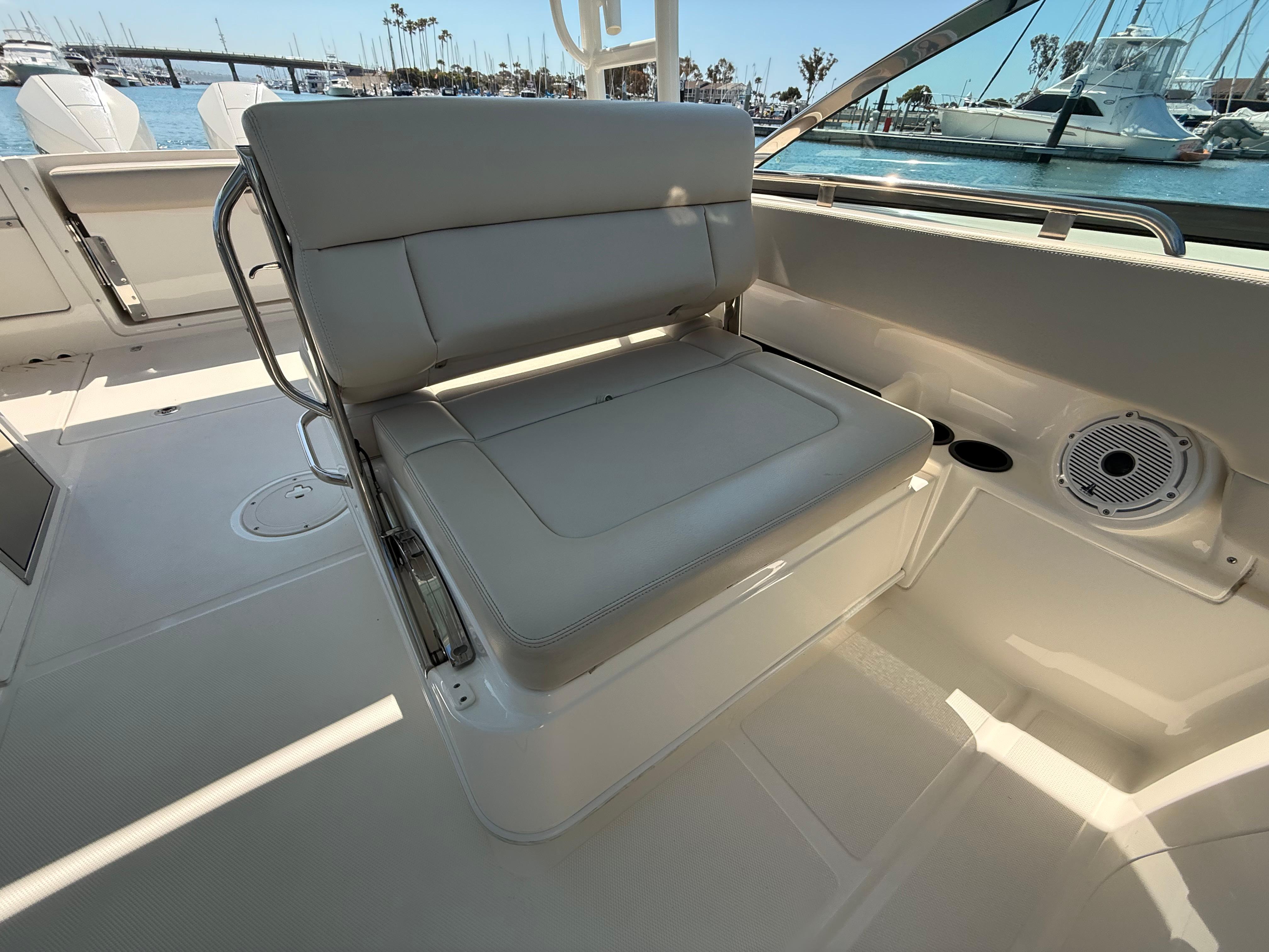 2020 Boston Whaler 270 Vantage #TBRL0785 inventory image at Sun Country Marine Group, Newport Beach 2020 Boston Whaler 270 Vantage #TBRL0785 inventory image at Sun Country Marine Group, Newport Beach