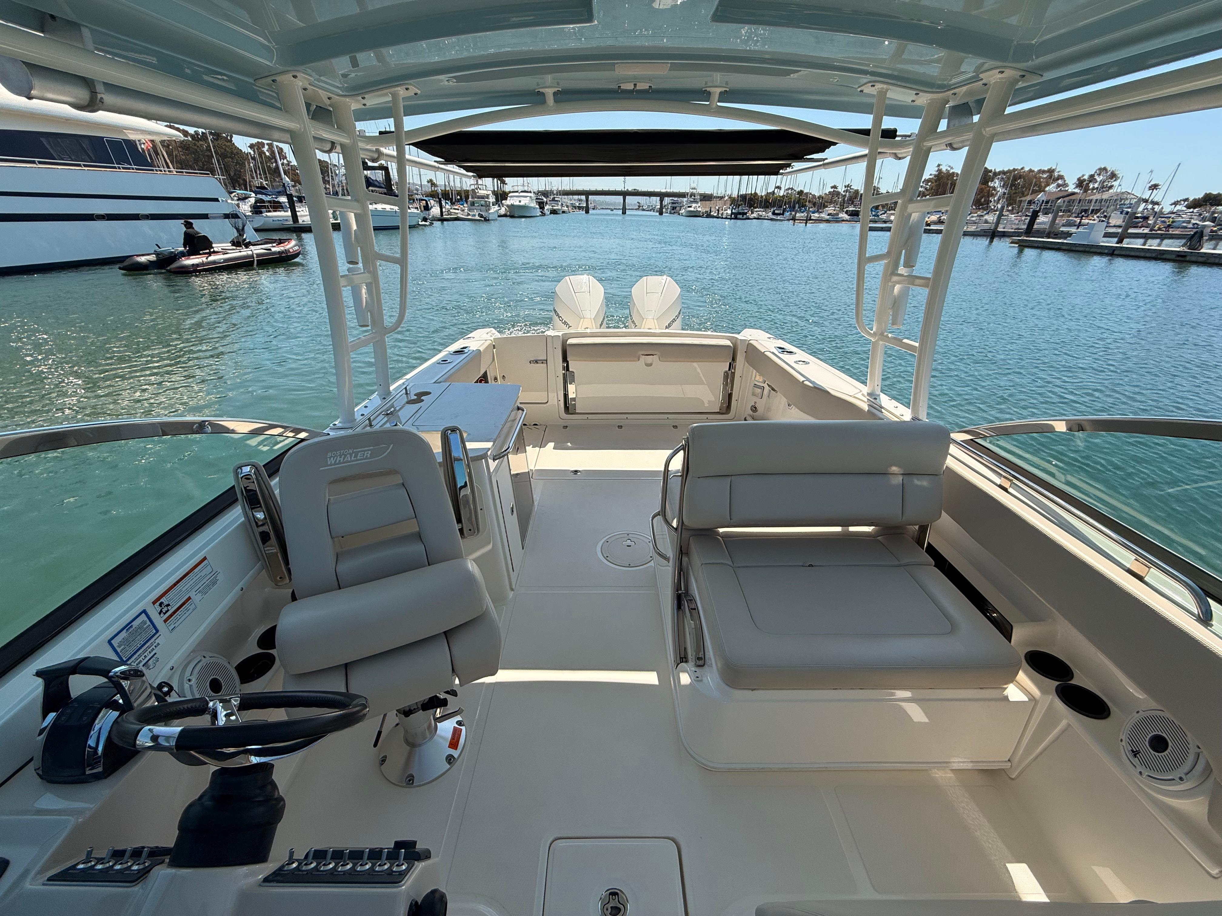 2020 Boston Whaler 270 Vantage #TBRL0785 inventory image at Sun Country Marine Group, Newport Beach 2020 Boston Whaler 270 Vantage #TBRL0785 inventory image at Sun Country Marine Group, Newport Beach