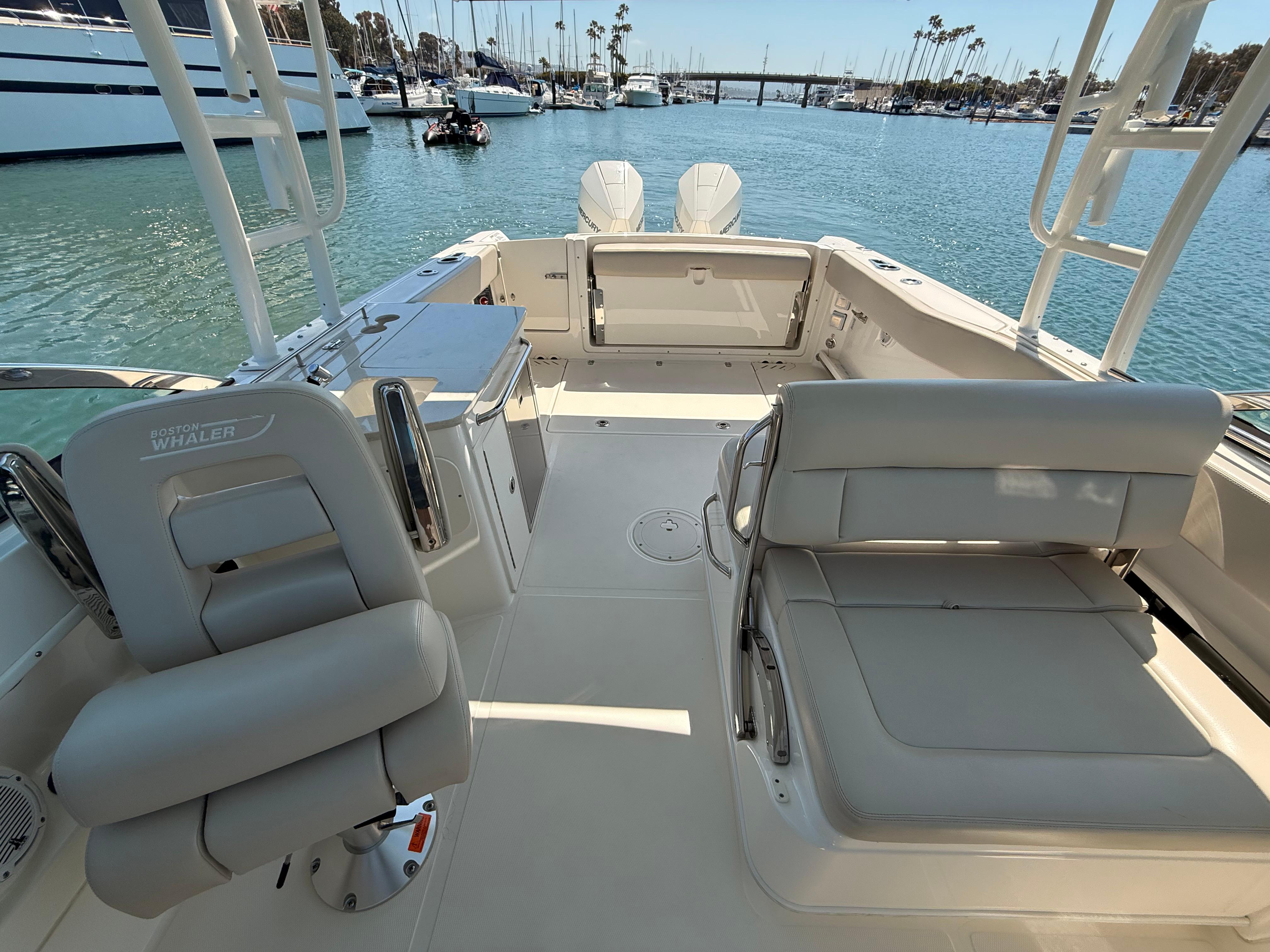 2020 Boston Whaler 270 Vantage #TBRL0785 inventory image at Sun Country Marine Group, Newport Beach 2020 Boston Whaler 270 Vantage #TBRL0785 inventory image at Sun Country Marine Group, Newport Beach
