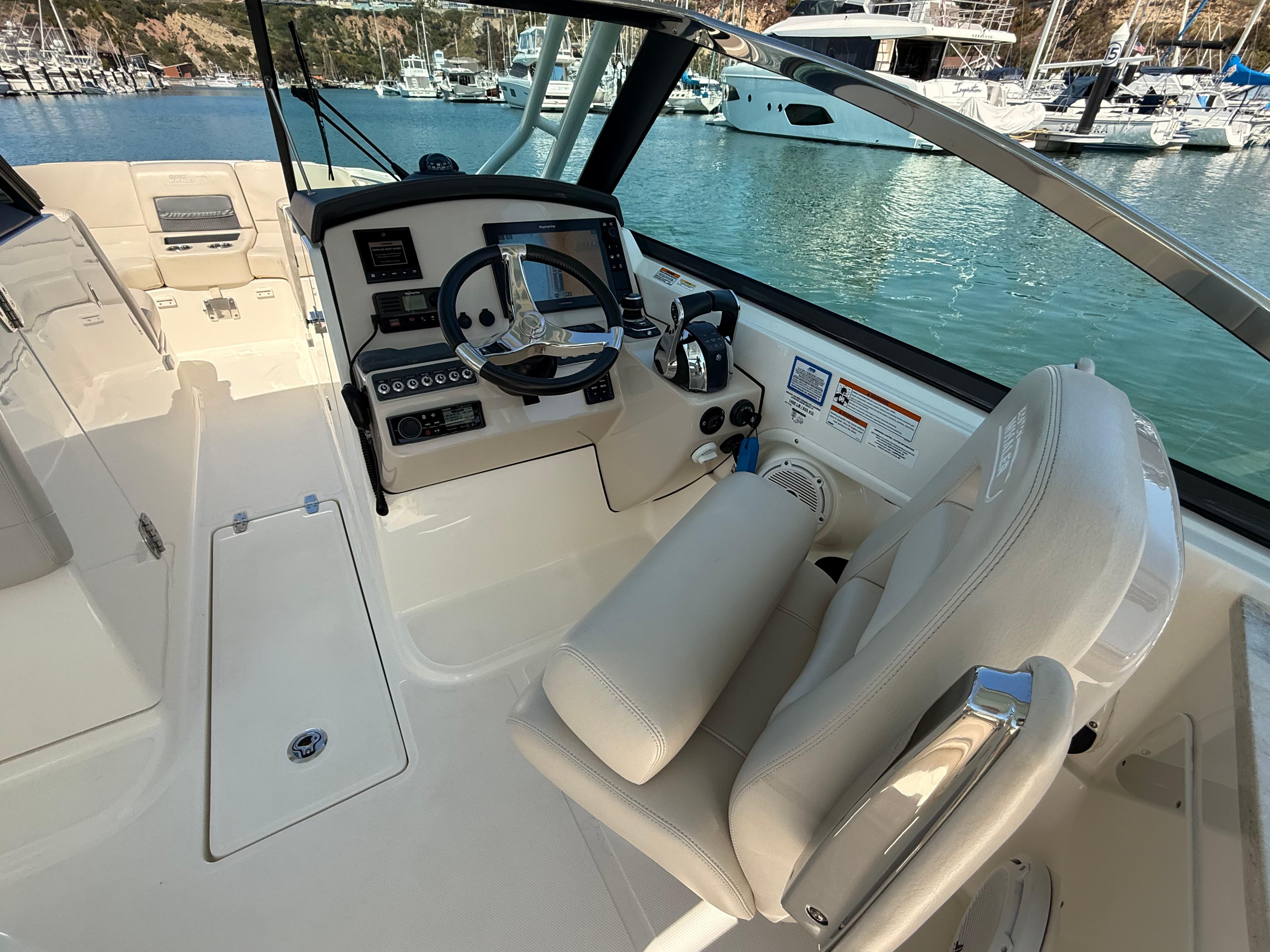 2020 Boston Whaler 270 Vantage #TBRL0785 inventory image at Sun Country Marine Group, Newport Beach 2020 Boston Whaler 270 Vantage #TBRL0785 inventory image at Sun Country Marine Group, Newport Beach