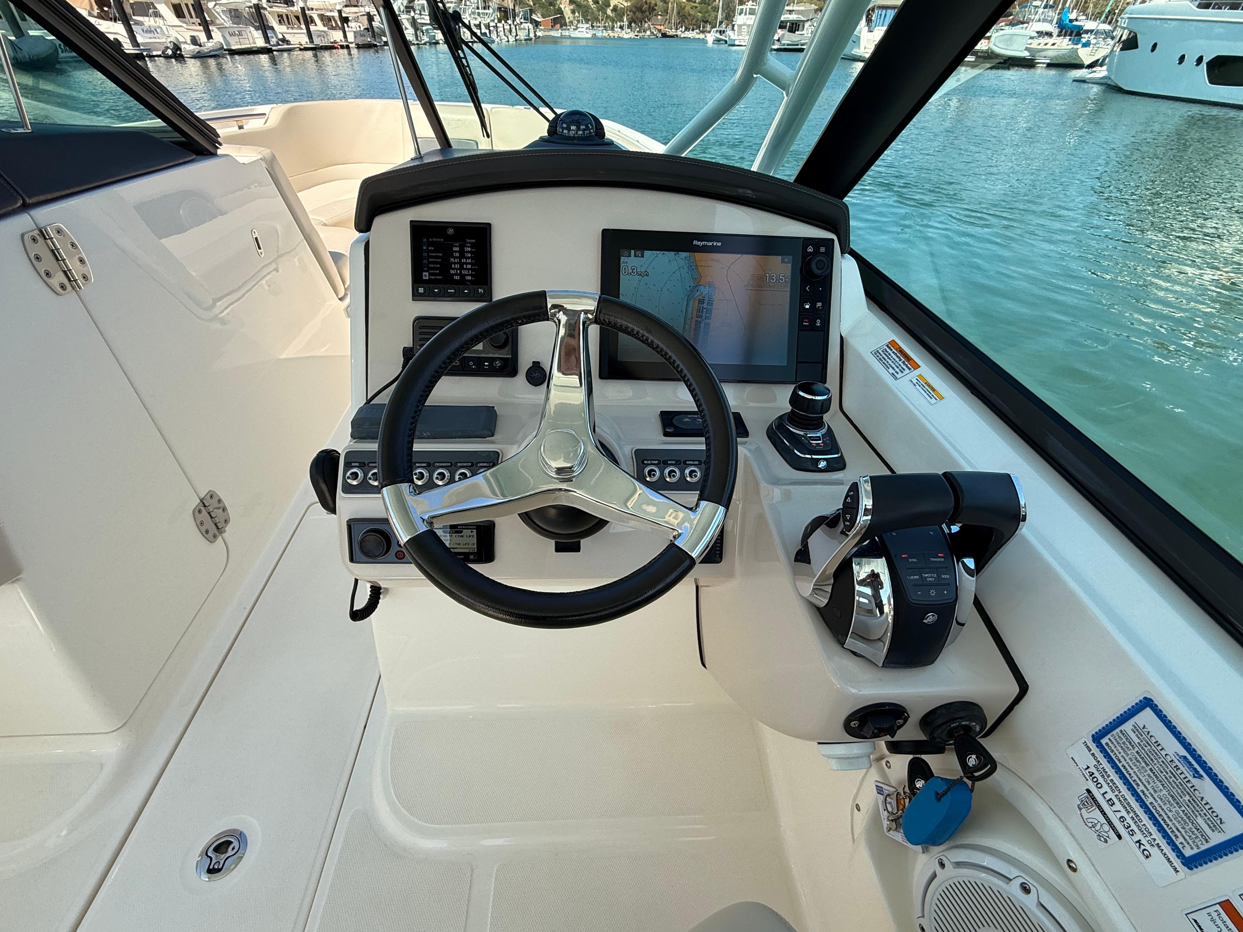 2020 Boston Whaler 270 Vantage #TBRL0785 inventory image at Sun Country Marine Group, Newport Beach 2020 Boston Whaler 270 Vantage #TBRL0785 inventory image at Sun Country Marine Group, Newport Beach