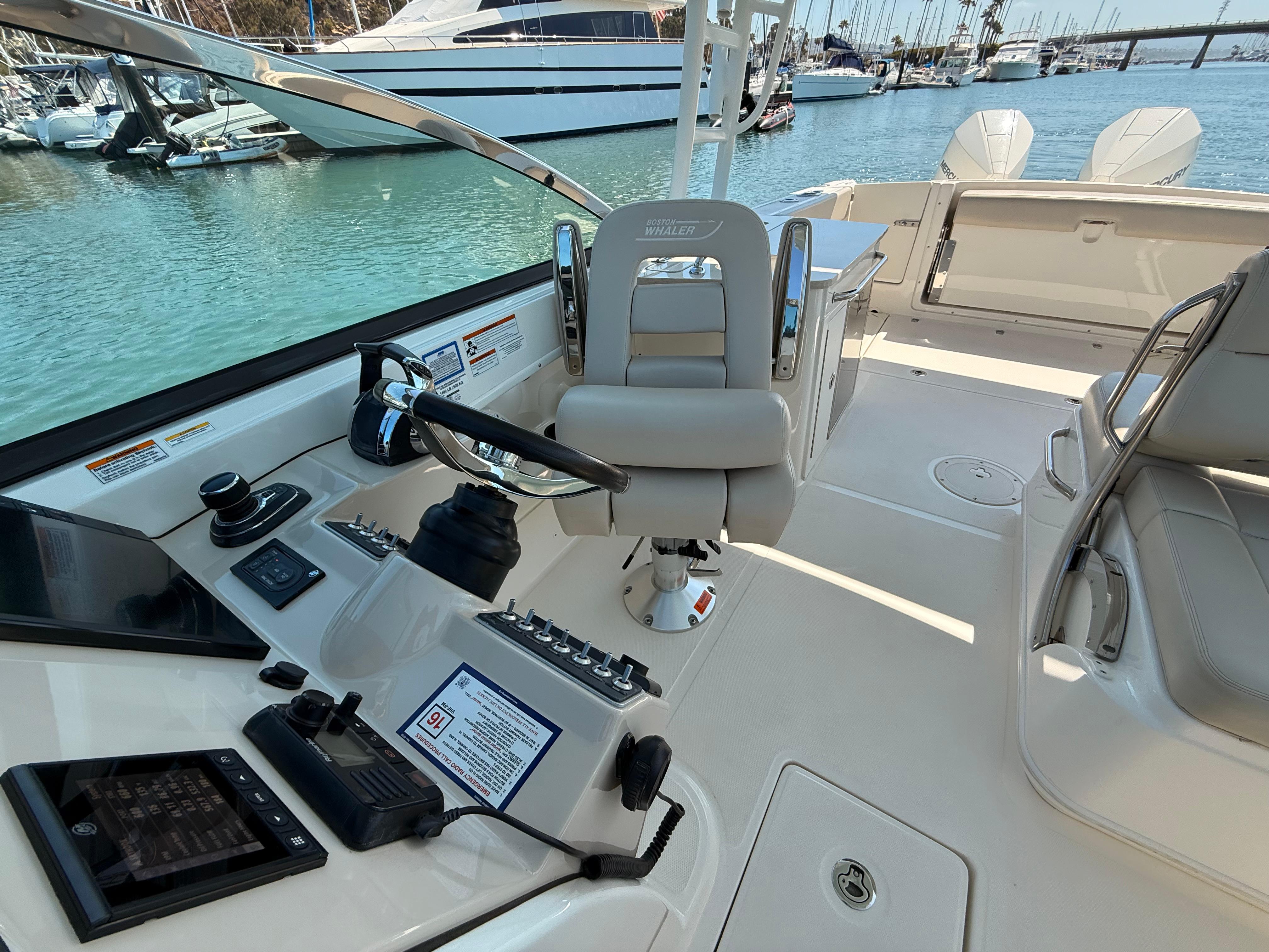 2020 Boston Whaler 270 Vantage #TBRL0785 inventory image at Sun Country Marine Group, Newport Beach 2020 Boston Whaler 270 Vantage #TBRL0785 inventory image at Sun Country Marine Group, Newport Beach