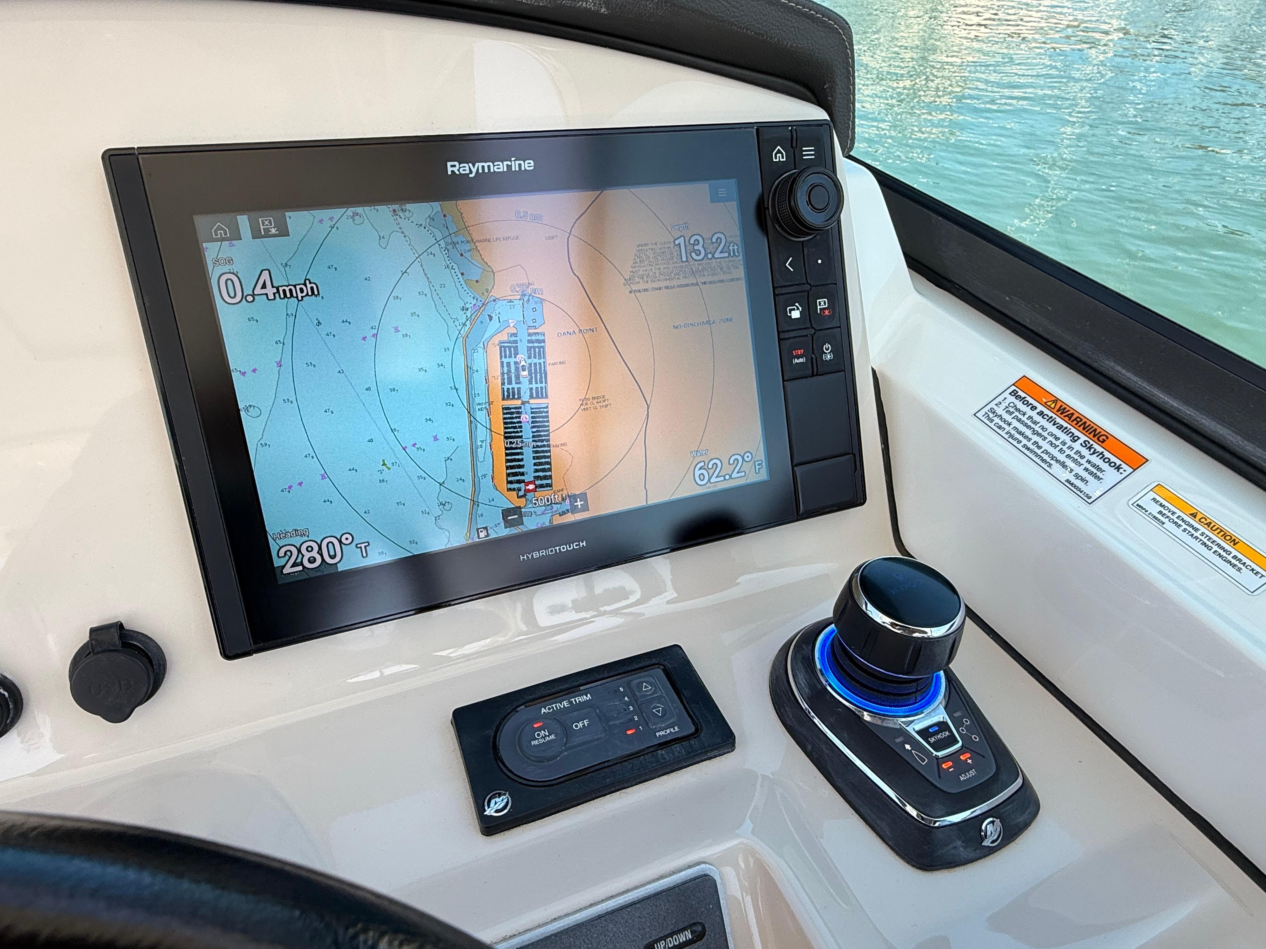 2020 Boston Whaler 270 Vantage #TBRL0785 inventory image at Sun Country Marine Group, Newport Beach 2020 Boston Whaler 270 Vantage #TBRL0785 inventory image at Sun Country Marine Group, Newport Beach