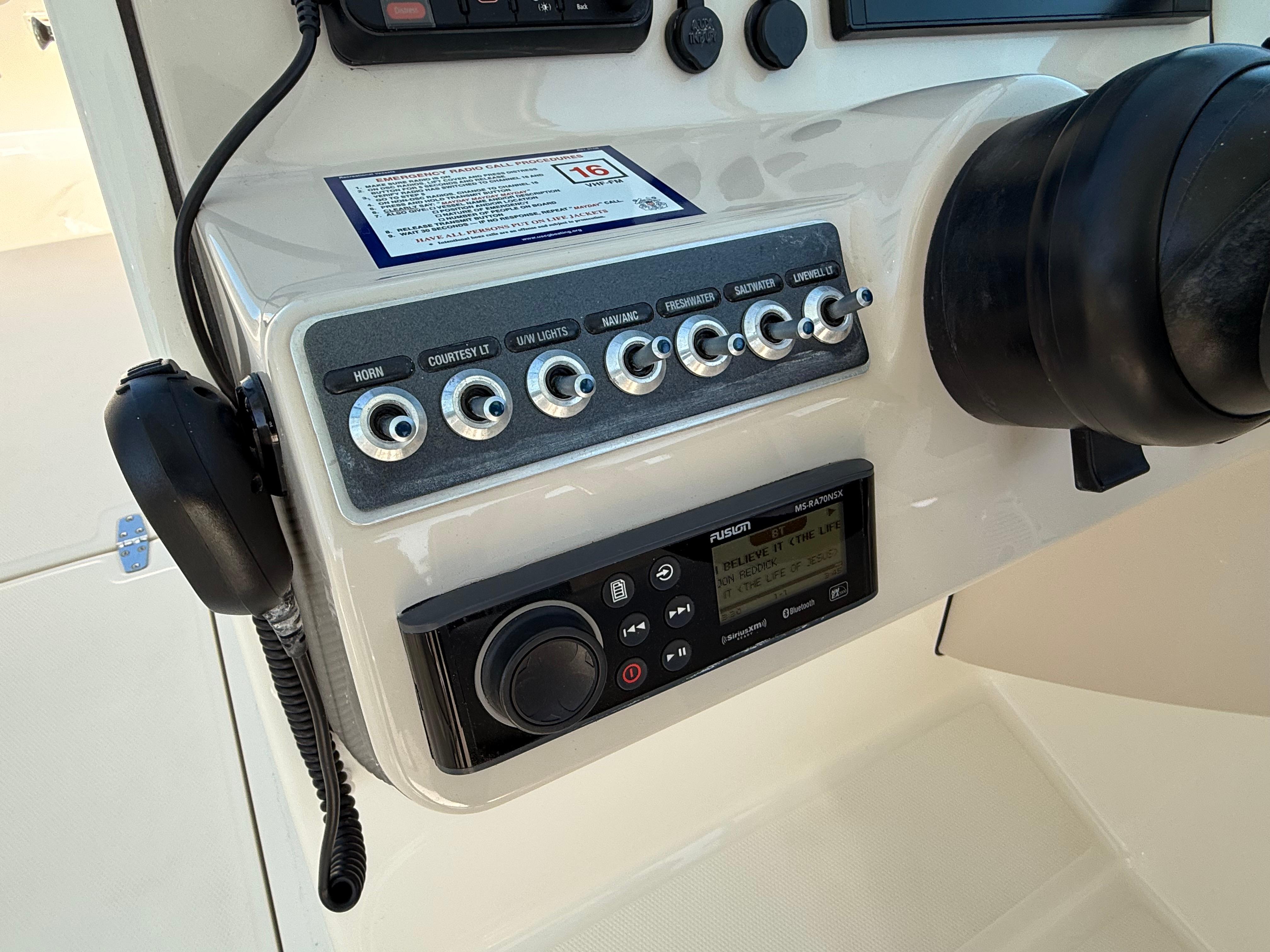 2020 Boston Whaler 270 Vantage #TBRL0785 inventory image at Sun Country Marine Group, Newport Beach 2020 Boston Whaler 270 Vantage #TBRL0785 inventory image at Sun Country Marine Group, Newport Beach