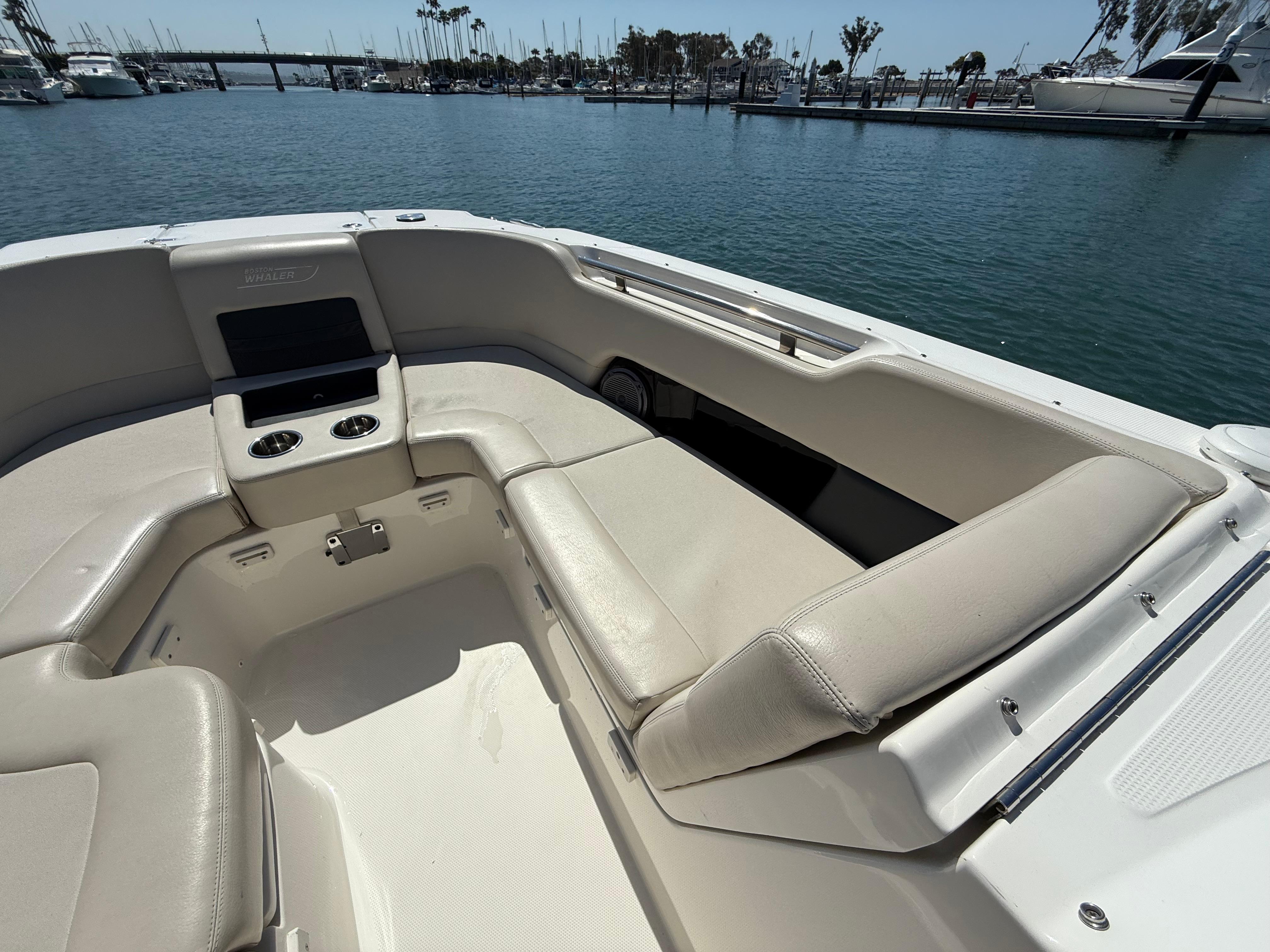 2020 Boston Whaler 270 Vantage #TBRL0785 inventory image at Sun Country Marine Group, Newport Beach 2020 Boston Whaler 270 Vantage #TBRL0785 inventory image at Sun Country Marine Group, Newport Beach