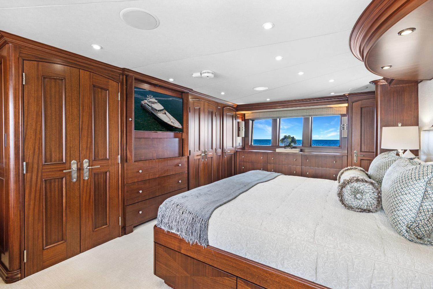 Child's Play Yacht Photos Pics Owner's Stateroom