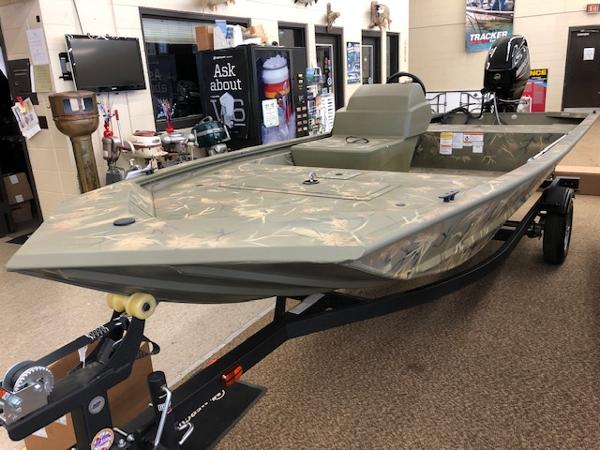 2022 Tracker Boats boat for sale, model of the boat is Grizzly 1648SC & Image # 2 of 10