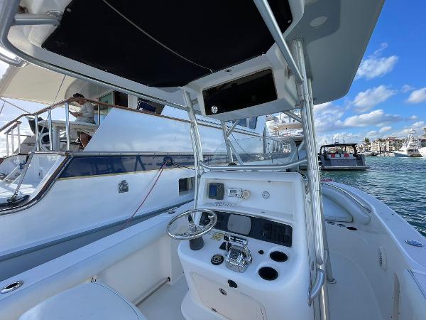 27' Boston Whaler, Listing Number 100913820, Image No. 9
