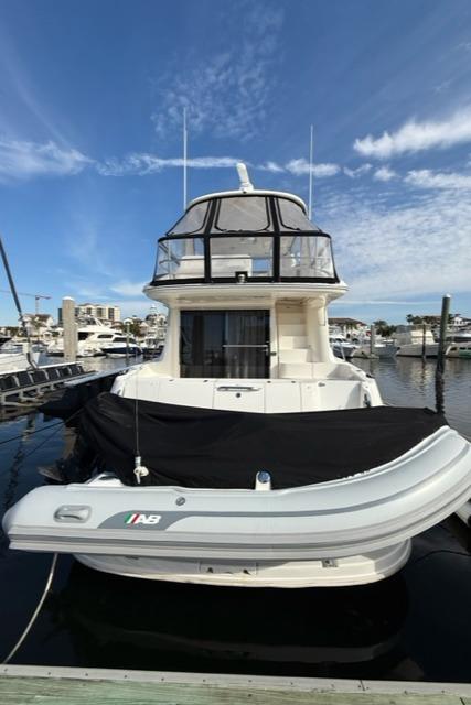 2001 Sea Ray 540 Cockpit Motor Yacht