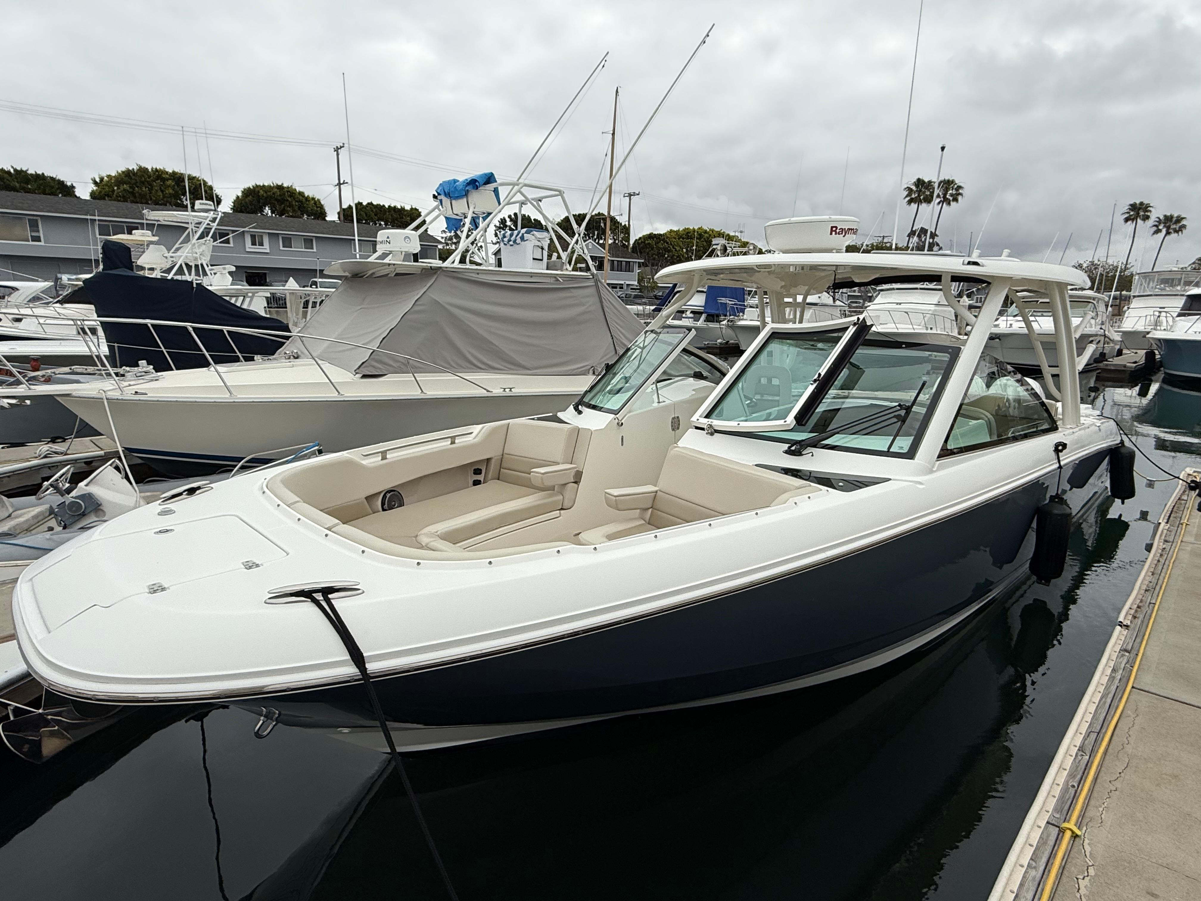 2019 Boston Whaler 320 Vantage #TBRL2625 inventory image at Sun Country Marine Group, Newport Beach 2019 Boston Whaler 320 Vantage #TBRL2625 inventory image at Sun Country Marine Group, Newport Beach