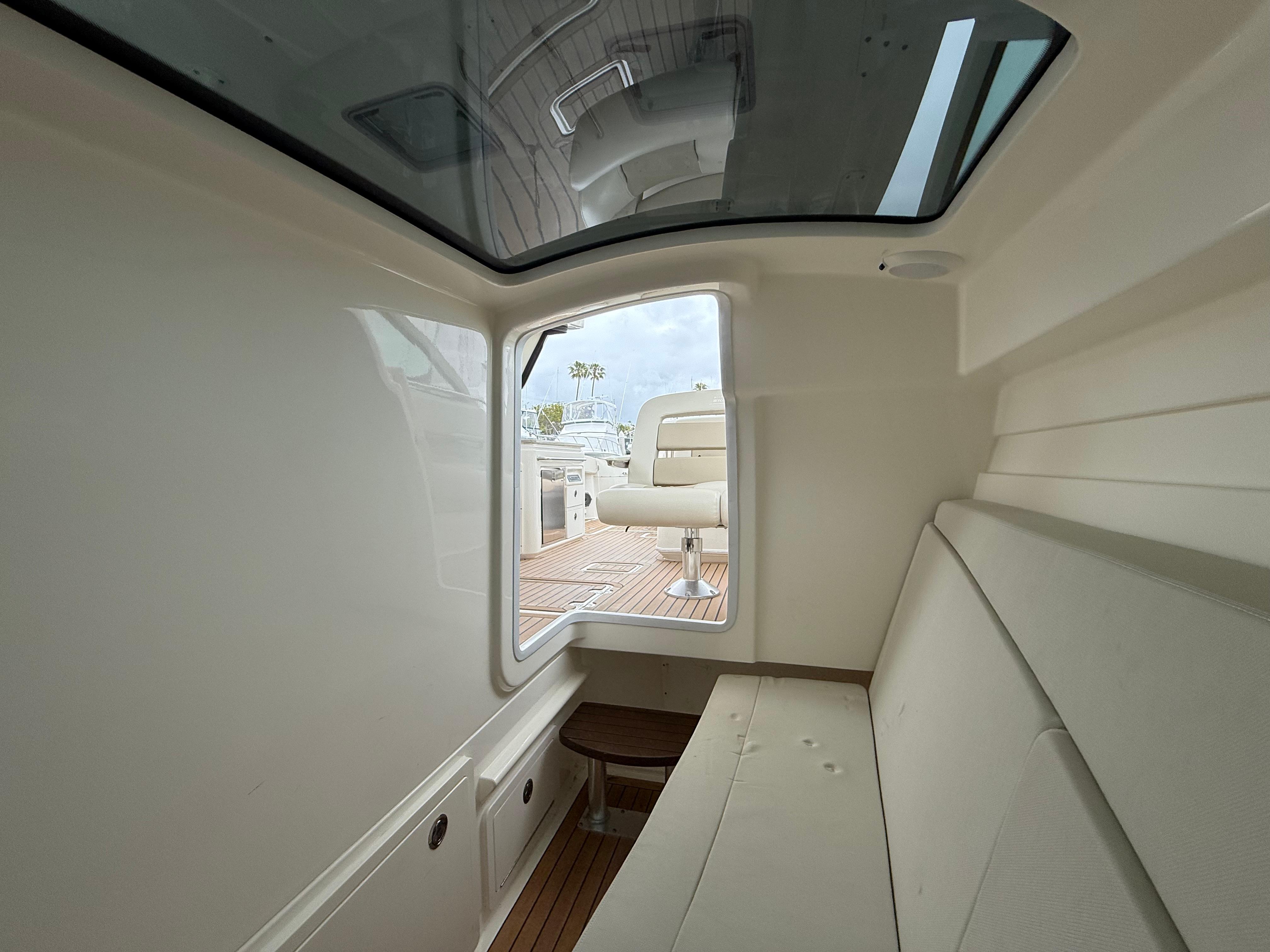 2019 Boston Whaler 320 Vantage #TBRL2625 inventory image at Sun Country Marine Group, Newport Beach 2019 Boston Whaler 320 Vantage #TBRL2625 inventory image at Sun Country Marine Group, Newport Beach