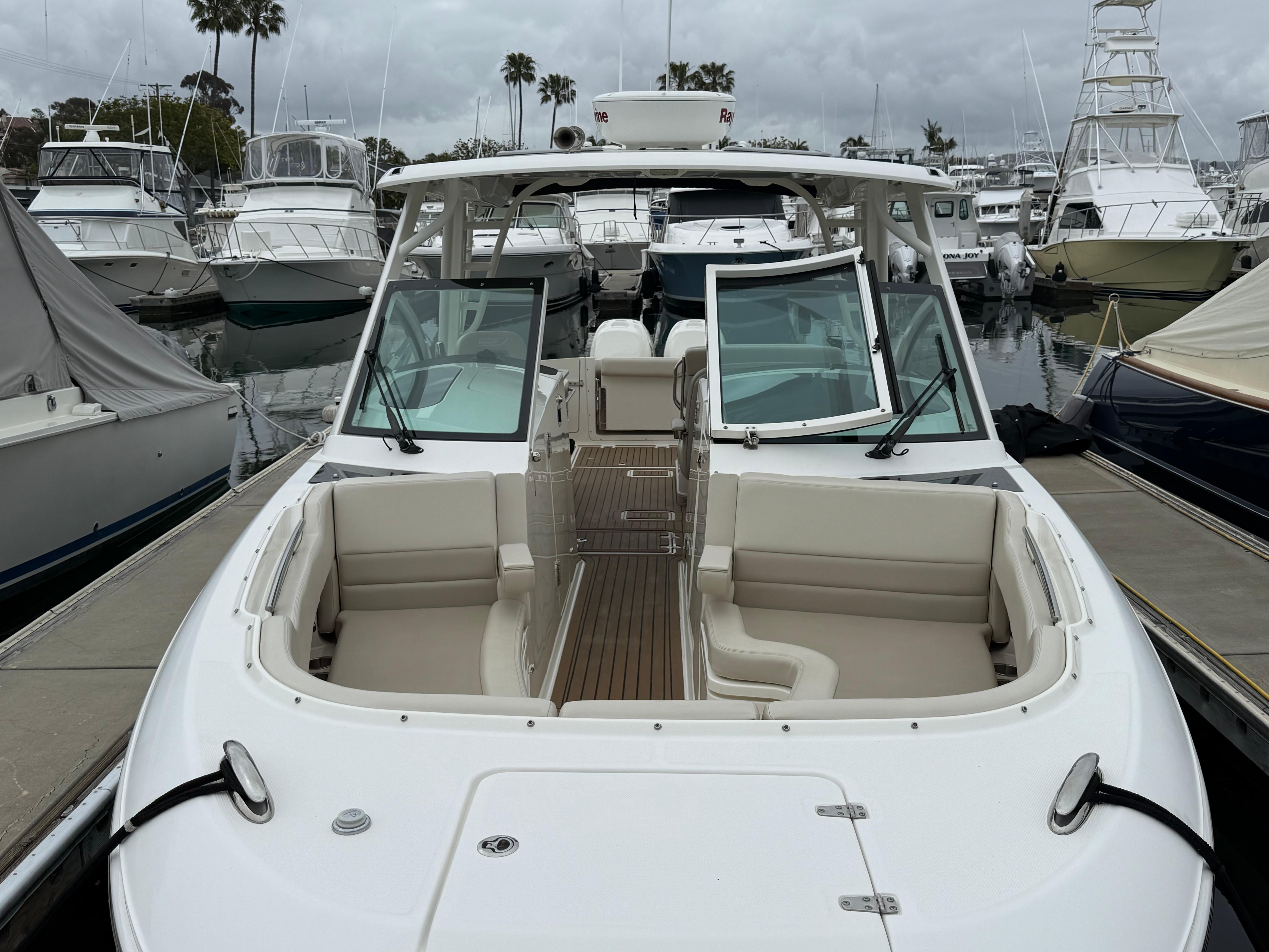 2019 Boston Whaler 320 Vantage #TBRL2625 inventory image at Sun Country Marine Group, Newport Beach 2019 Boston Whaler 320 Vantage #TBRL2625 inventory image at Sun Country Marine Group, Newport Beach
