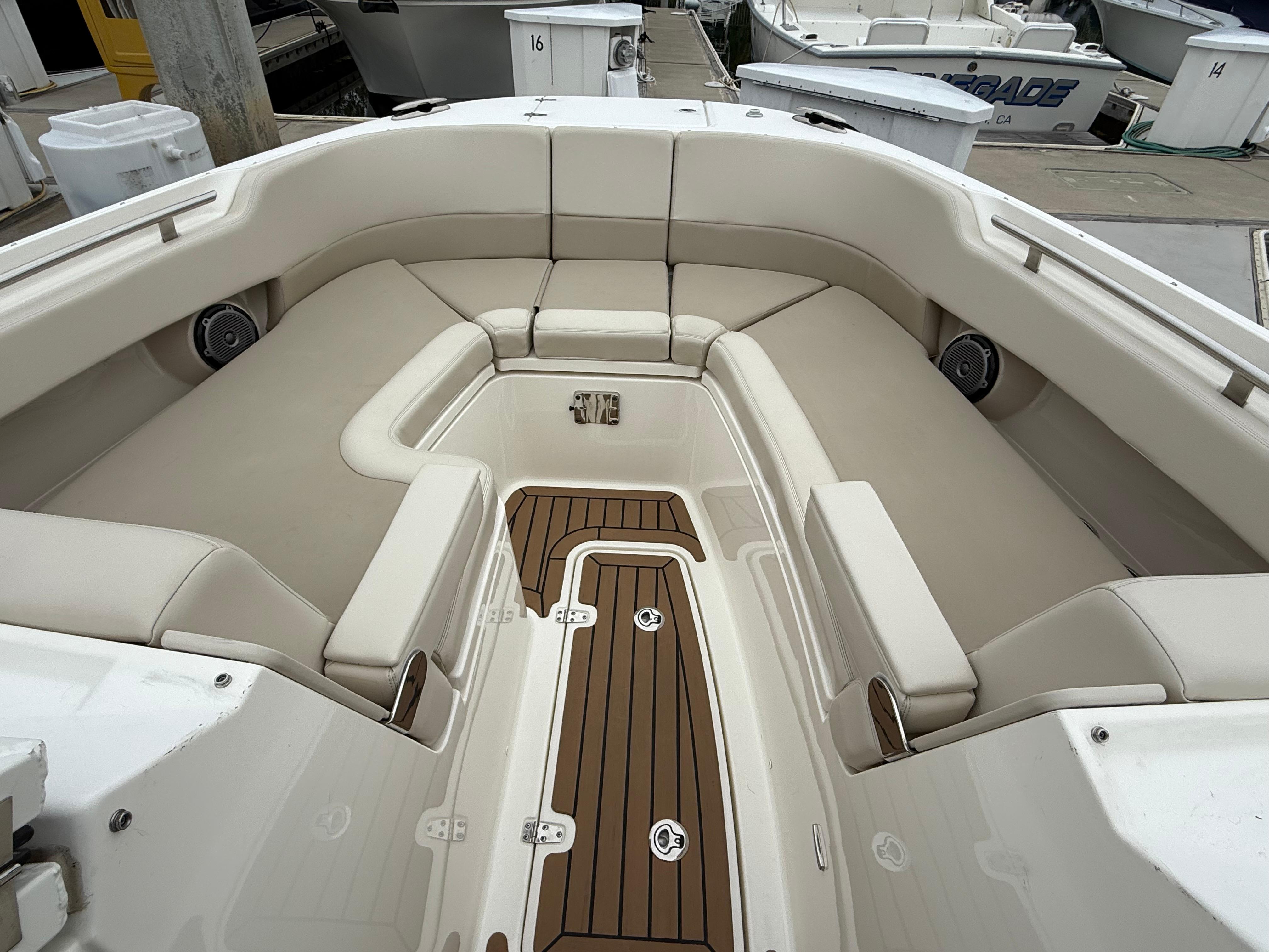 2019 Boston Whaler 320 Vantage #TBRL2625 inventory image at Sun Country Marine Group, Newport Beach 2019 Boston Whaler 320 Vantage #TBRL2625 inventory image at Sun Country Marine Group, Newport Beach