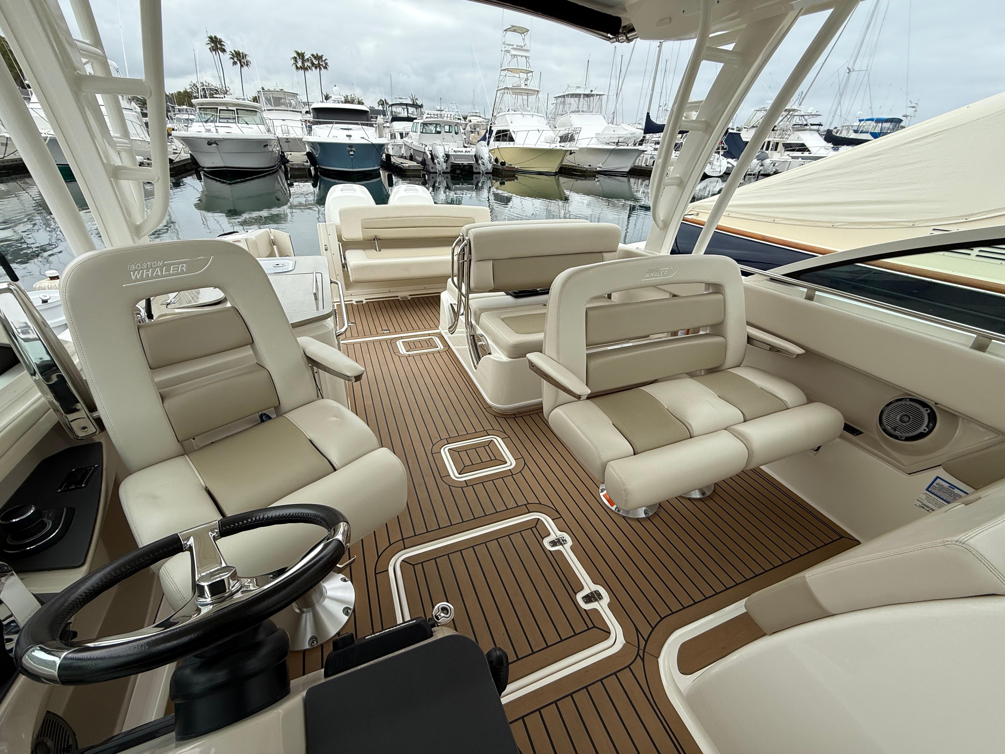 2019 Boston Whaler 320 Vantage #TBRL2625 inventory image at Sun Country Marine Group, Newport Beach 2019 Boston Whaler 320 Vantage #TBRL2625 inventory image at Sun Country Marine Group, Newport Beach