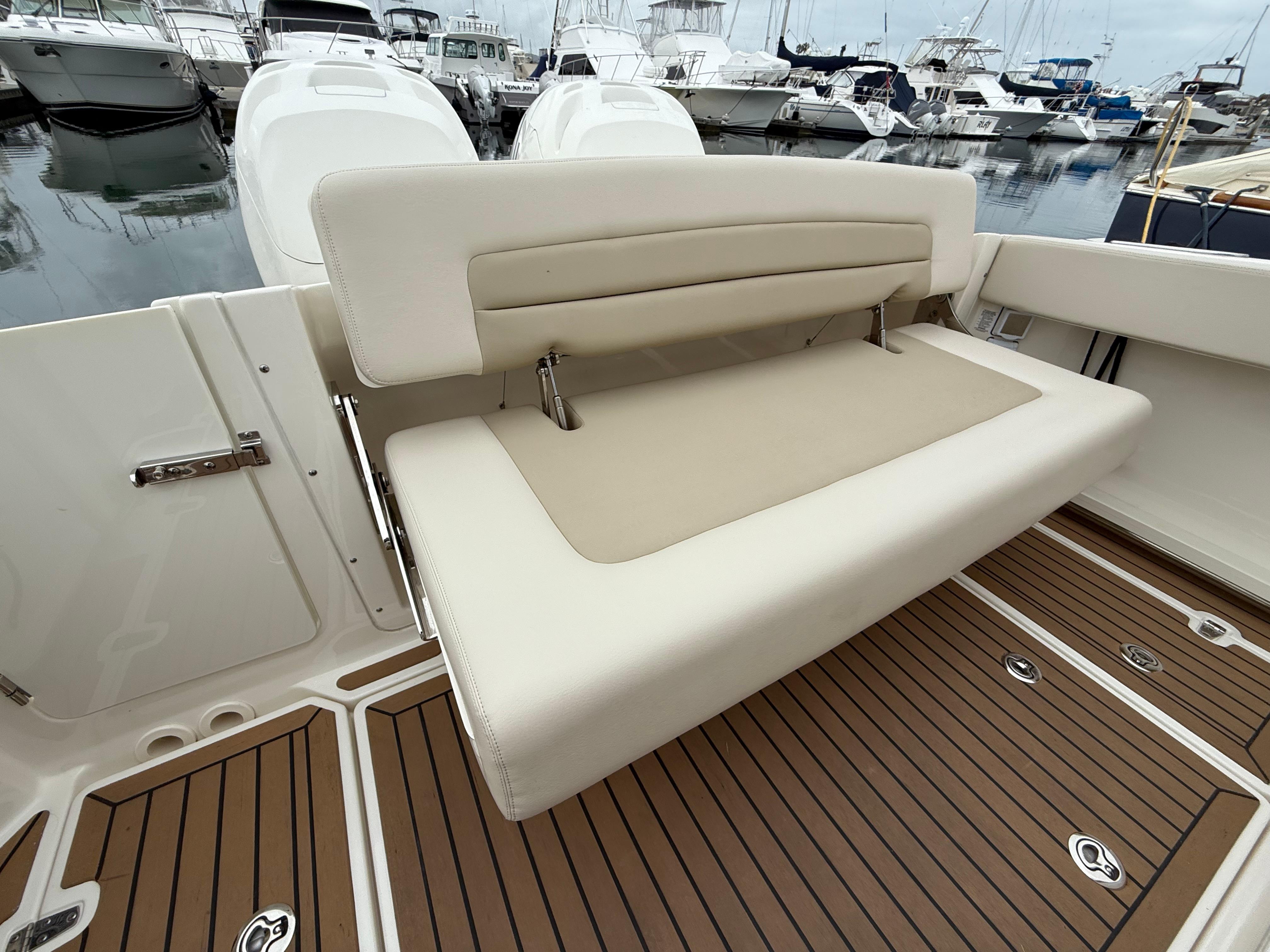 2019 Boston Whaler 320 Vantage #TBRL2625 inventory image at Sun Country Marine Group, Newport Beach 2019 Boston Whaler 320 Vantage #TBRL2625 inventory image at Sun Country Marine Group, Newport Beach