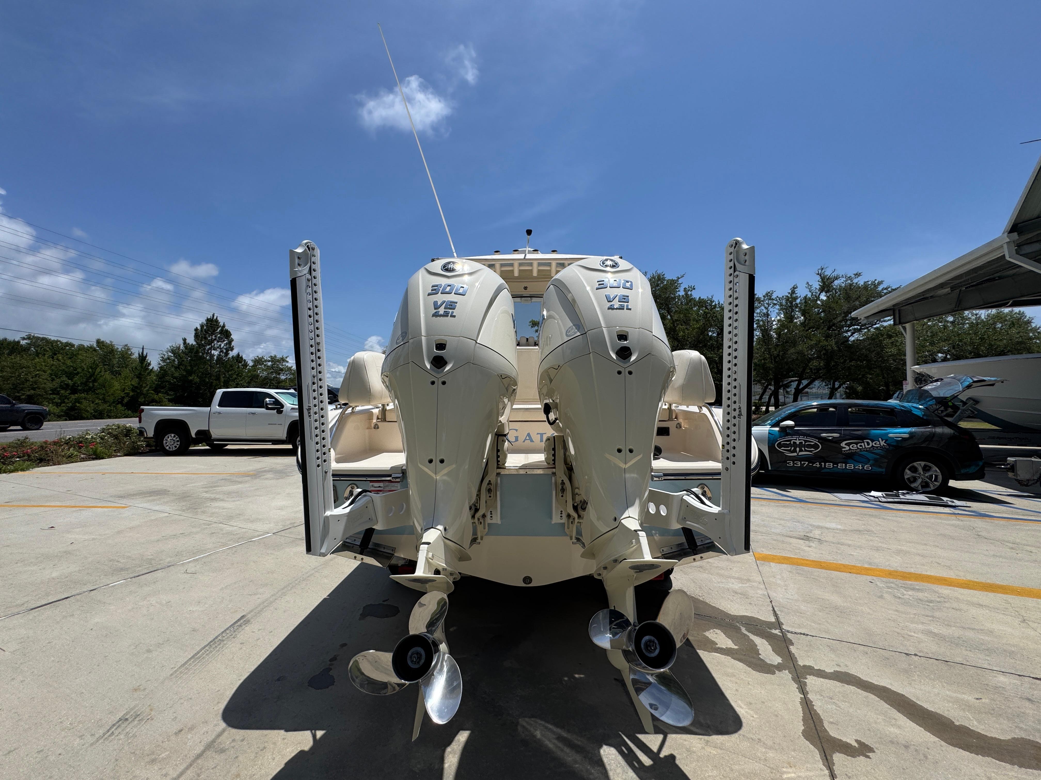2024-grady-white-281-coastal-explorer-power-9835010-20250611064738445-1_XLARGE