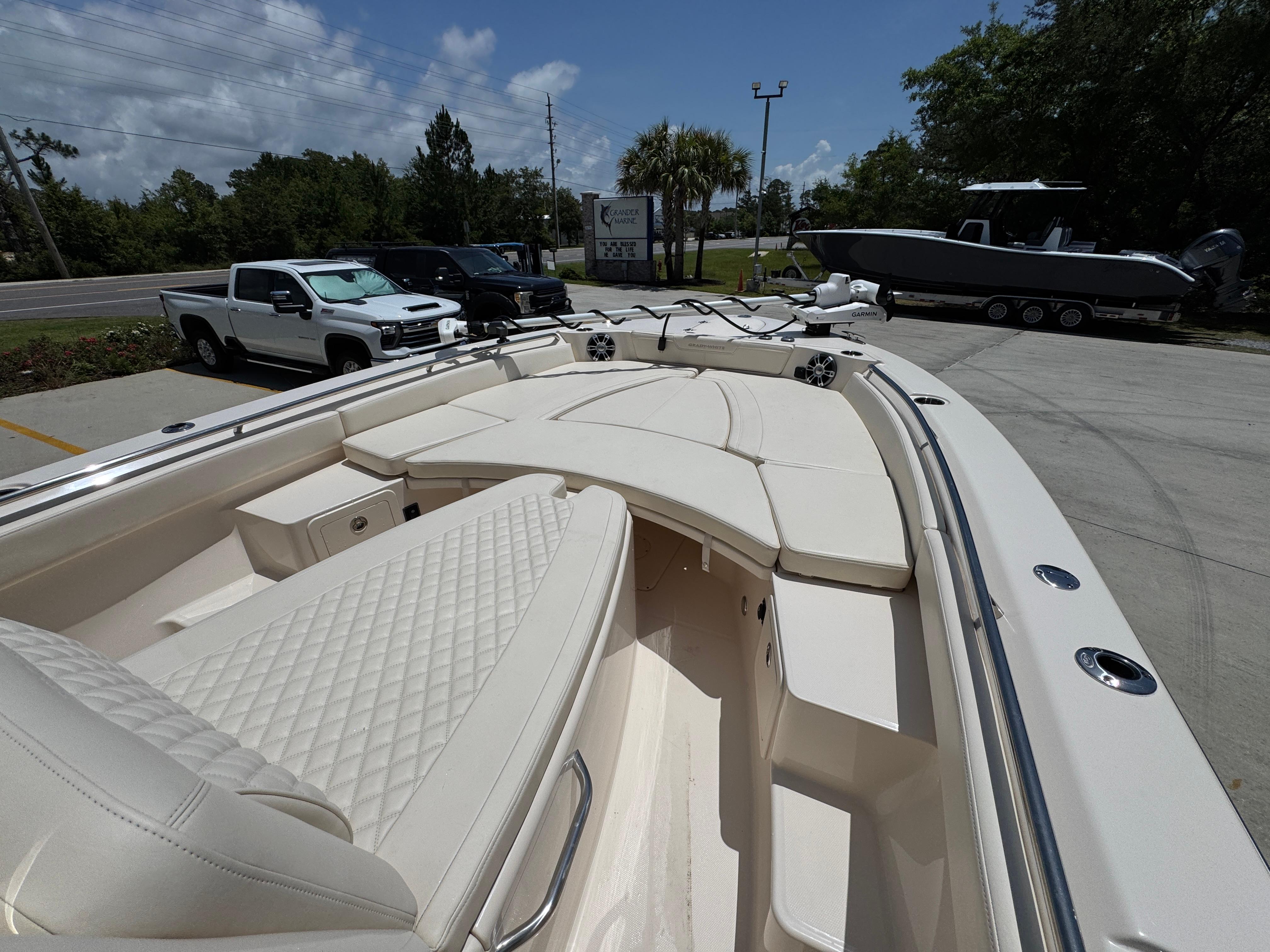 2024-grady-white-281-coastal-explorer-power-9835010-20250611064801588-1_XLARGE