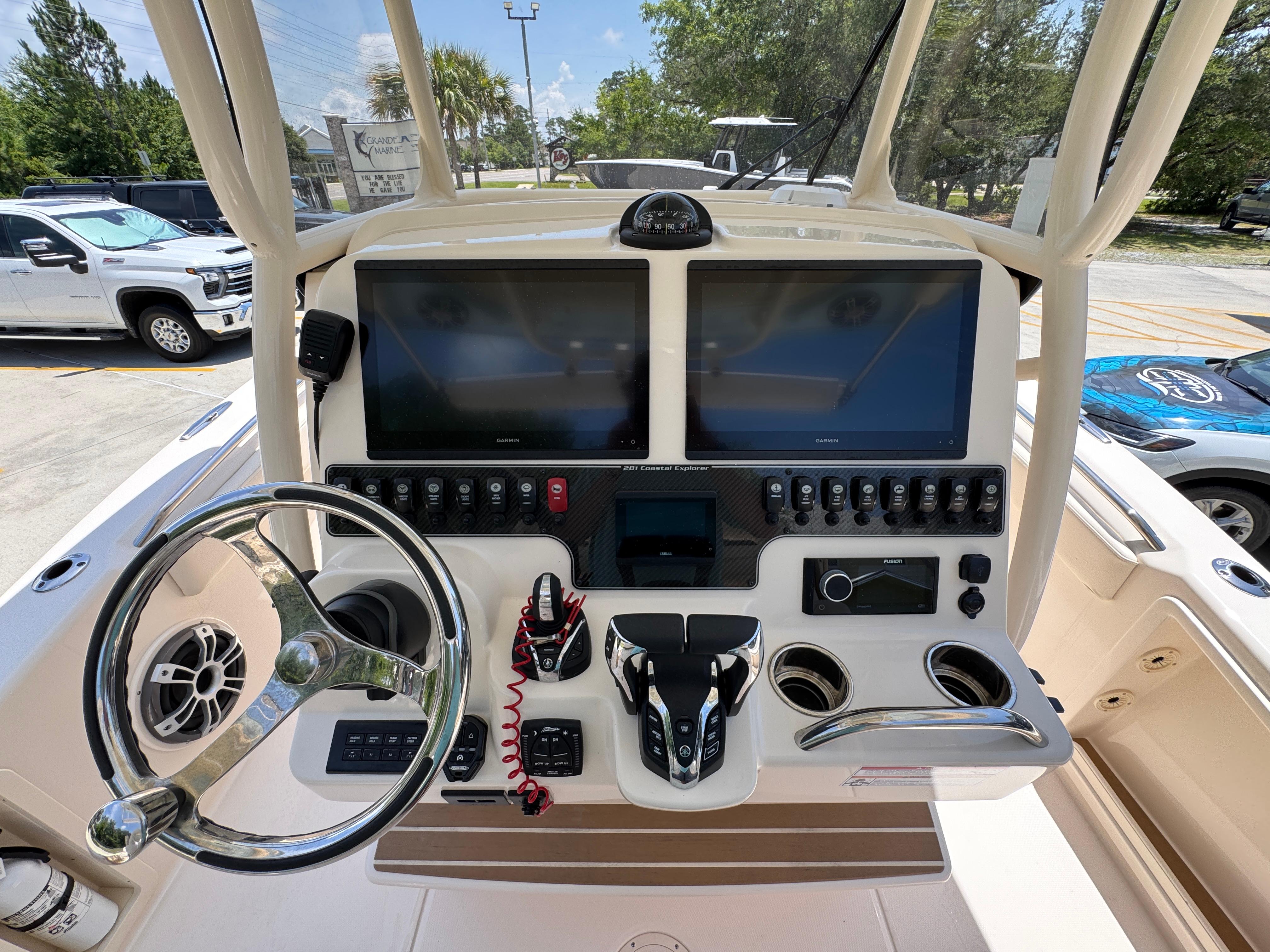 2024-grady-white-281-coastal-explorer-power-9835010-20250611064959689-1_XLARGE