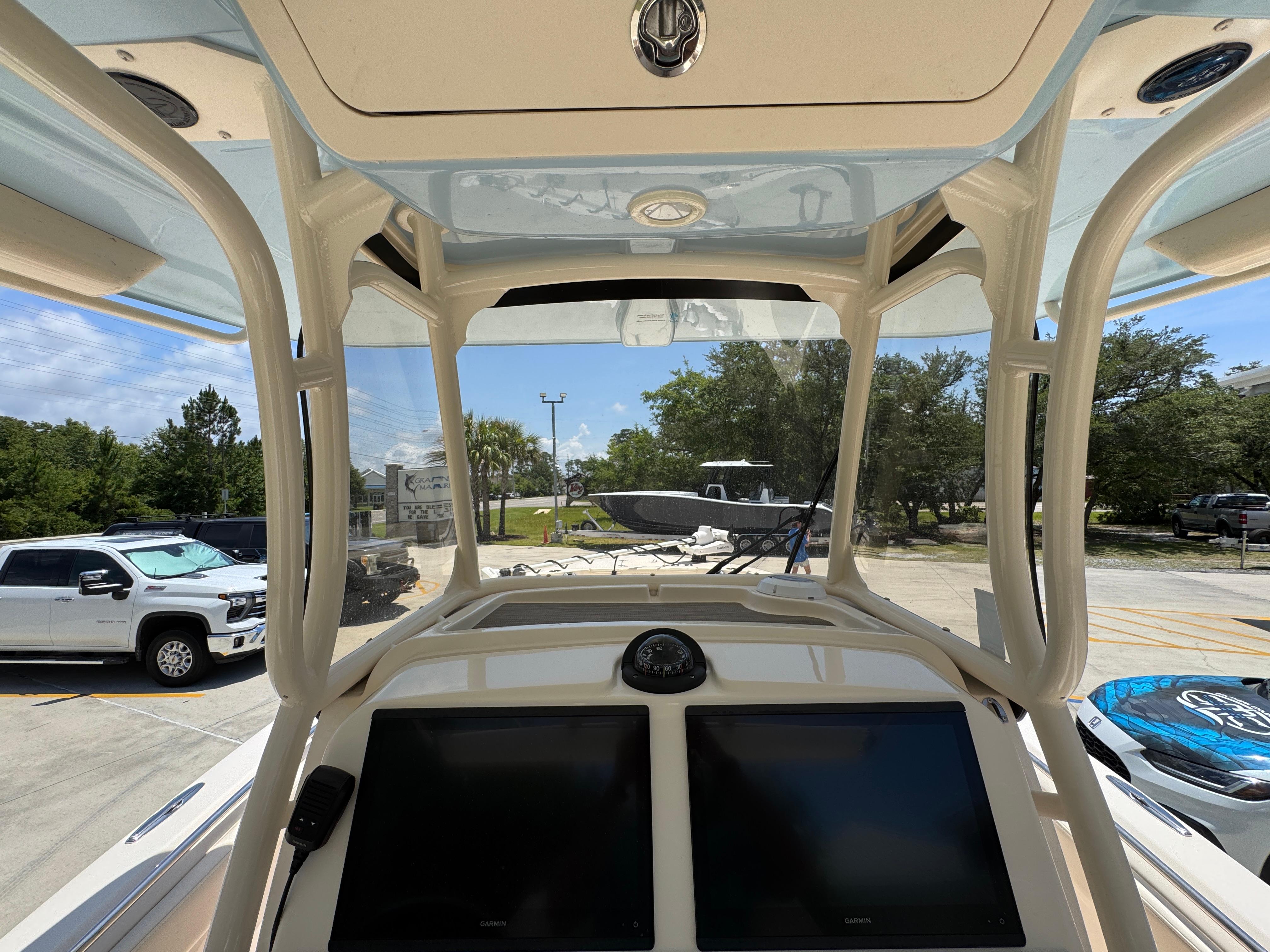 2024-grady-white-281-coastal-explorer-power-9835010-20250611065002720-1_XLARGE