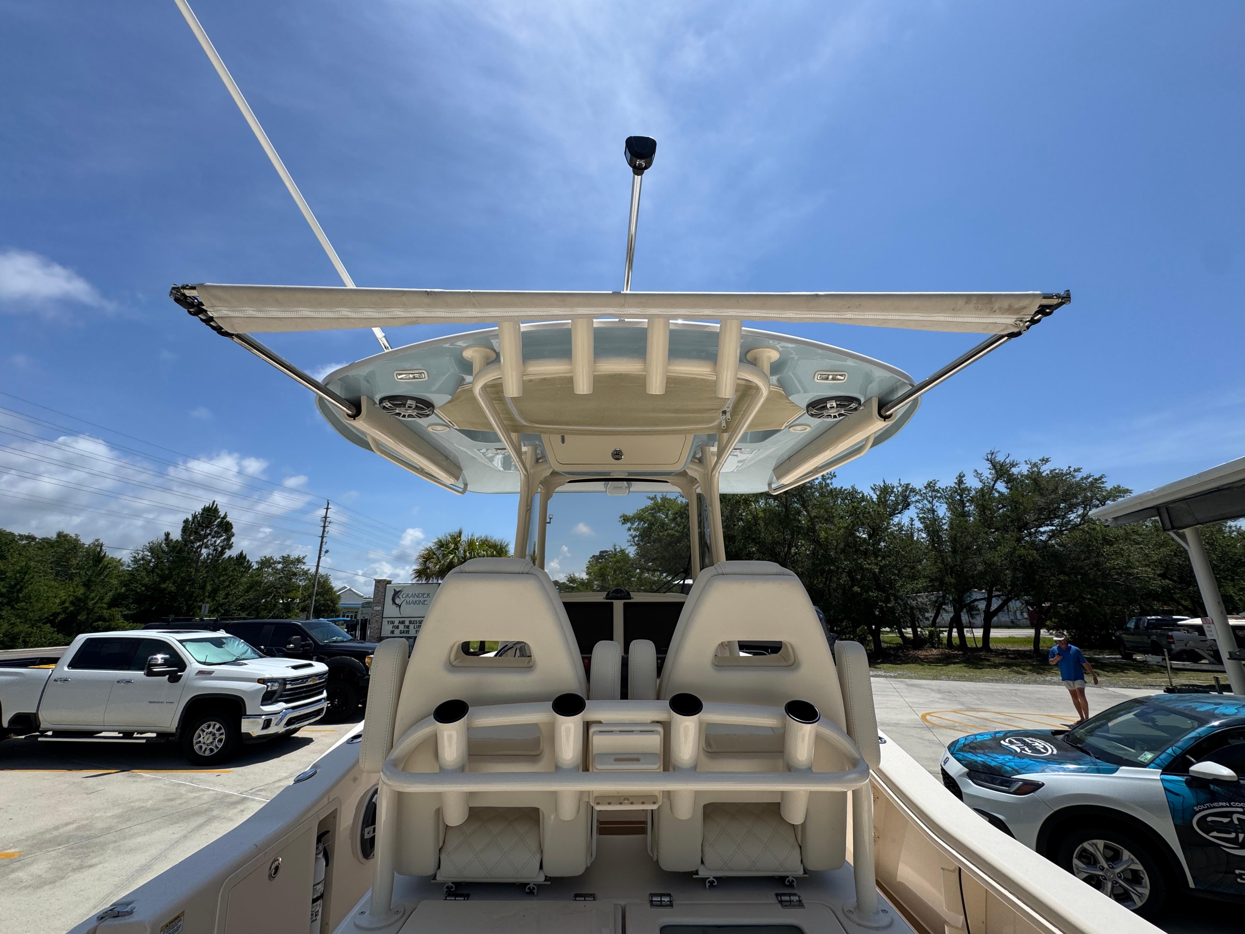 2024-grady-white-281-coastal-explorer-power-9835010-20250611065020574-1_XLARGE