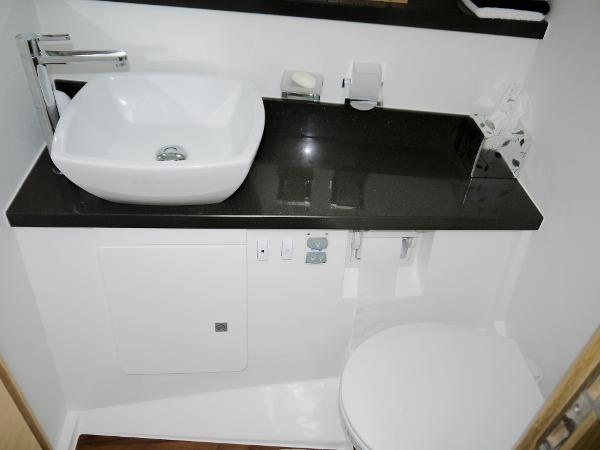 Broom 370