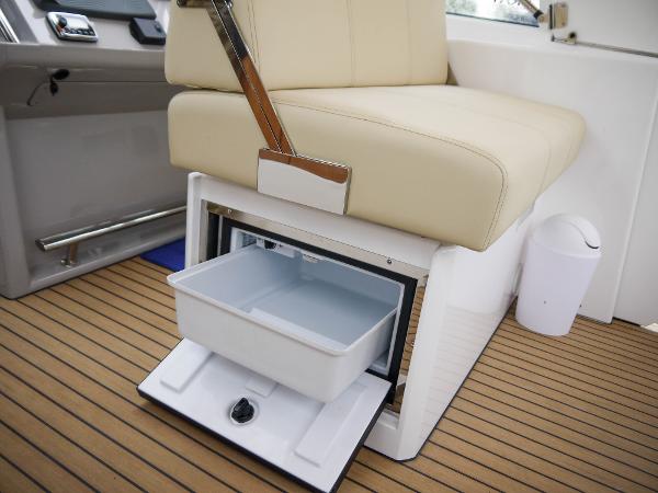 Broom 370
