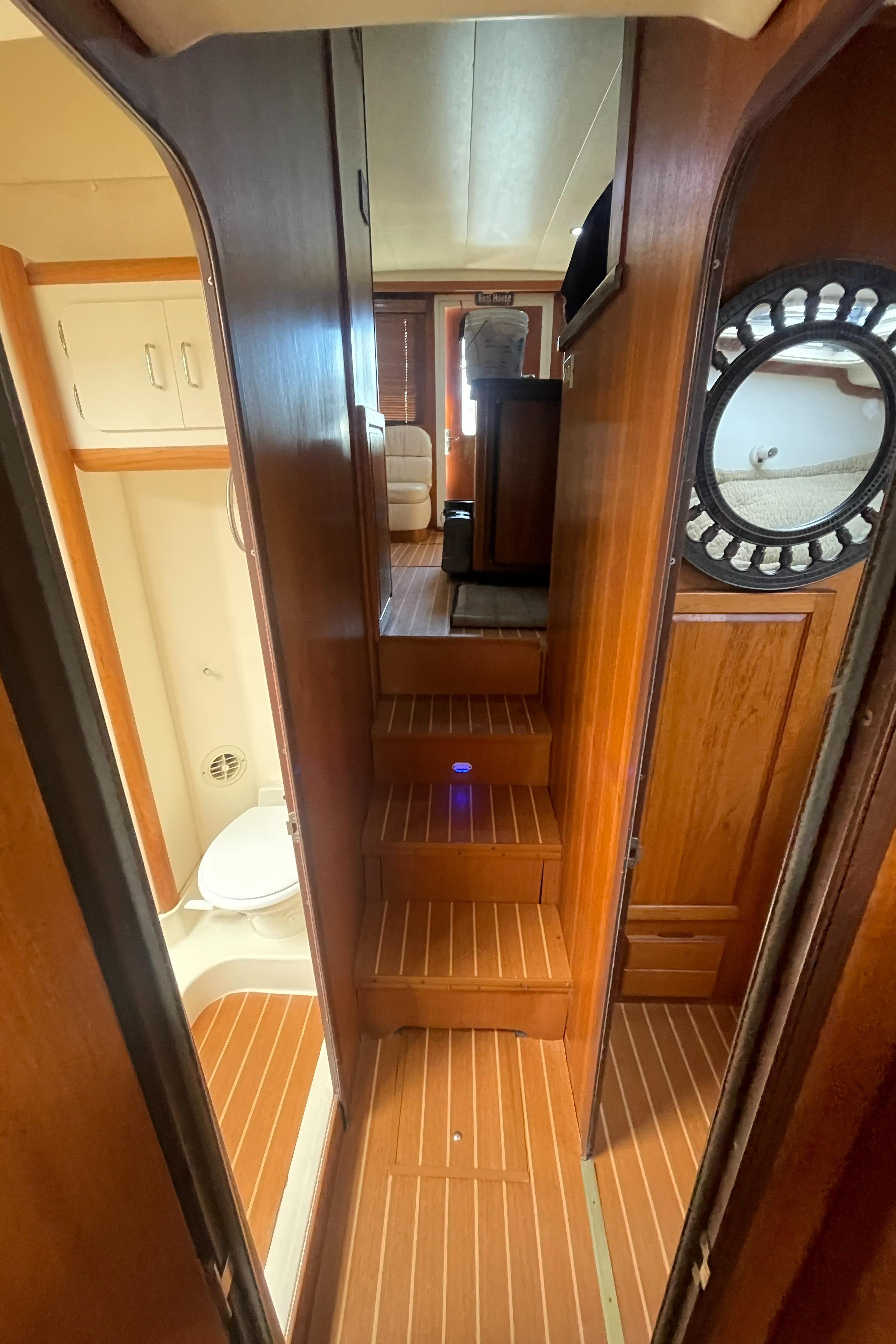 2001 Luhrs 400 Tournament Convertible - Master Stateroom