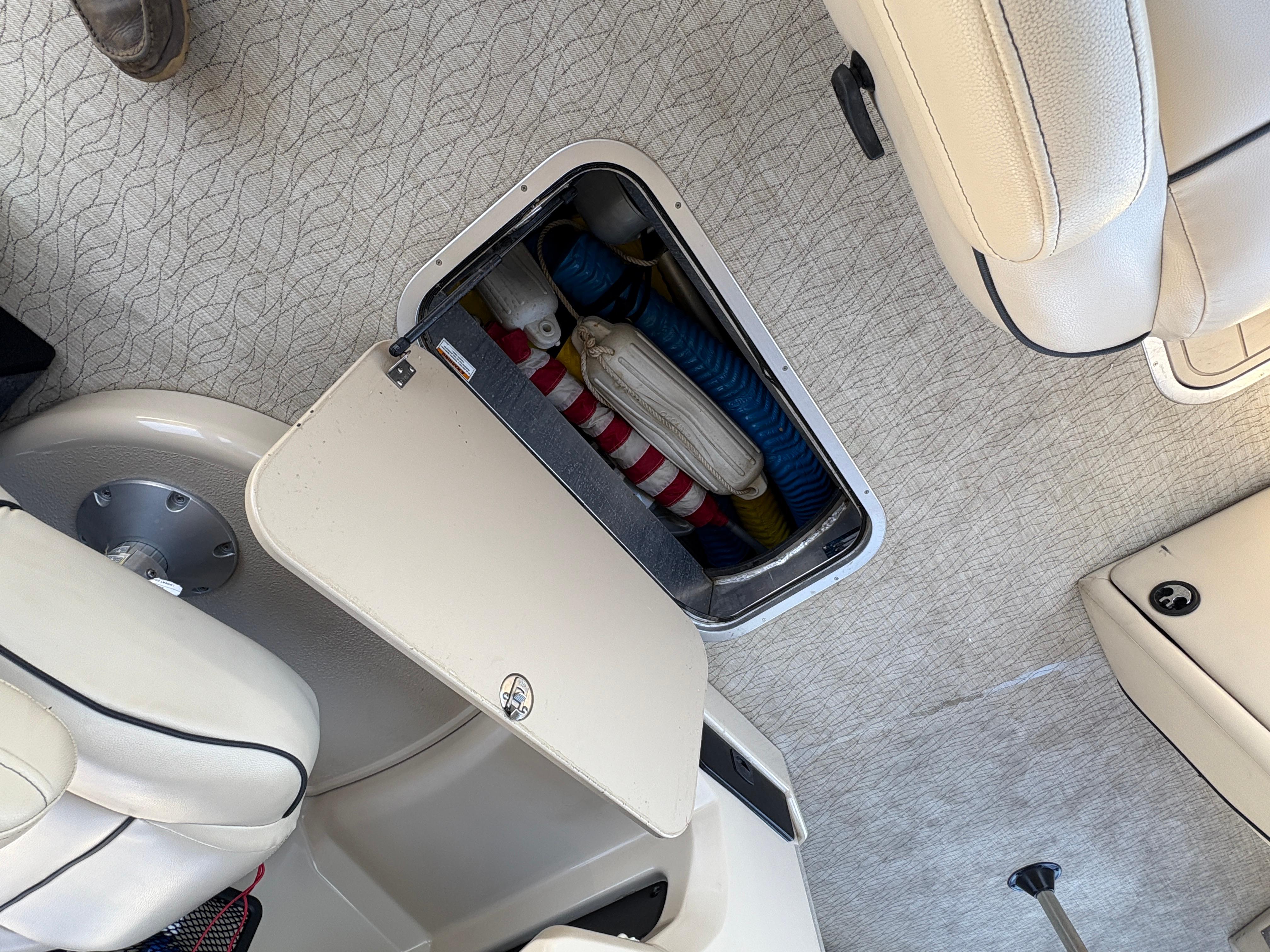 2019 Barletta E24Q #TBJC0579 inventory image at Sun Country Marine Group, Lake Havasu City, AZ 2019 Barletta E24Q #TBJC0579 inventory image at Sun Country Marine Group, Lake Havasu City, AZ