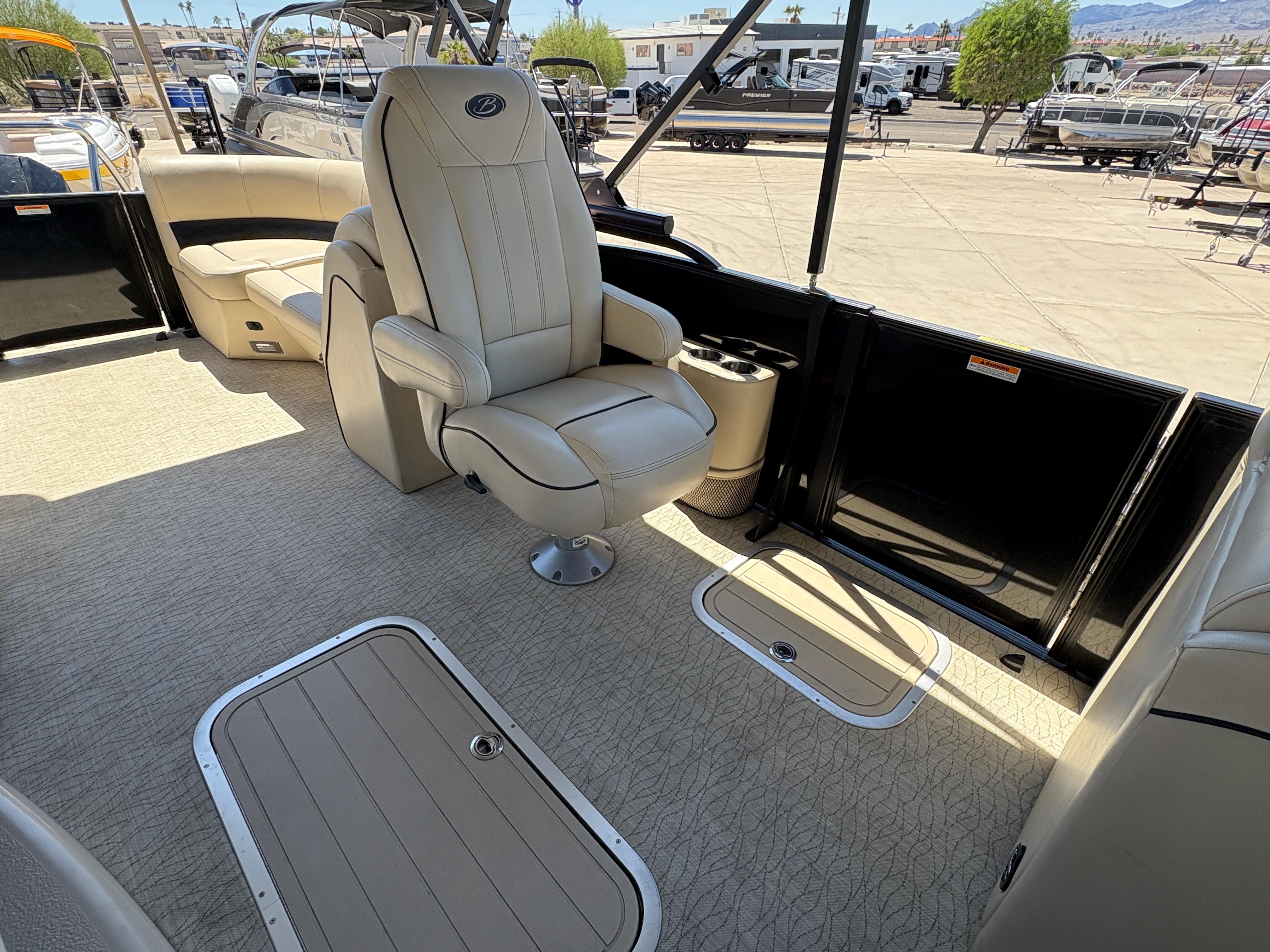 2019 Barletta E24Q #TBJC0579 inventory image at Sun Country Marine Group, Lake Havasu City, AZ 2019 Barletta E24Q #TBJC0579 inventory image at Sun Country Marine Group, Lake Havasu City, AZ