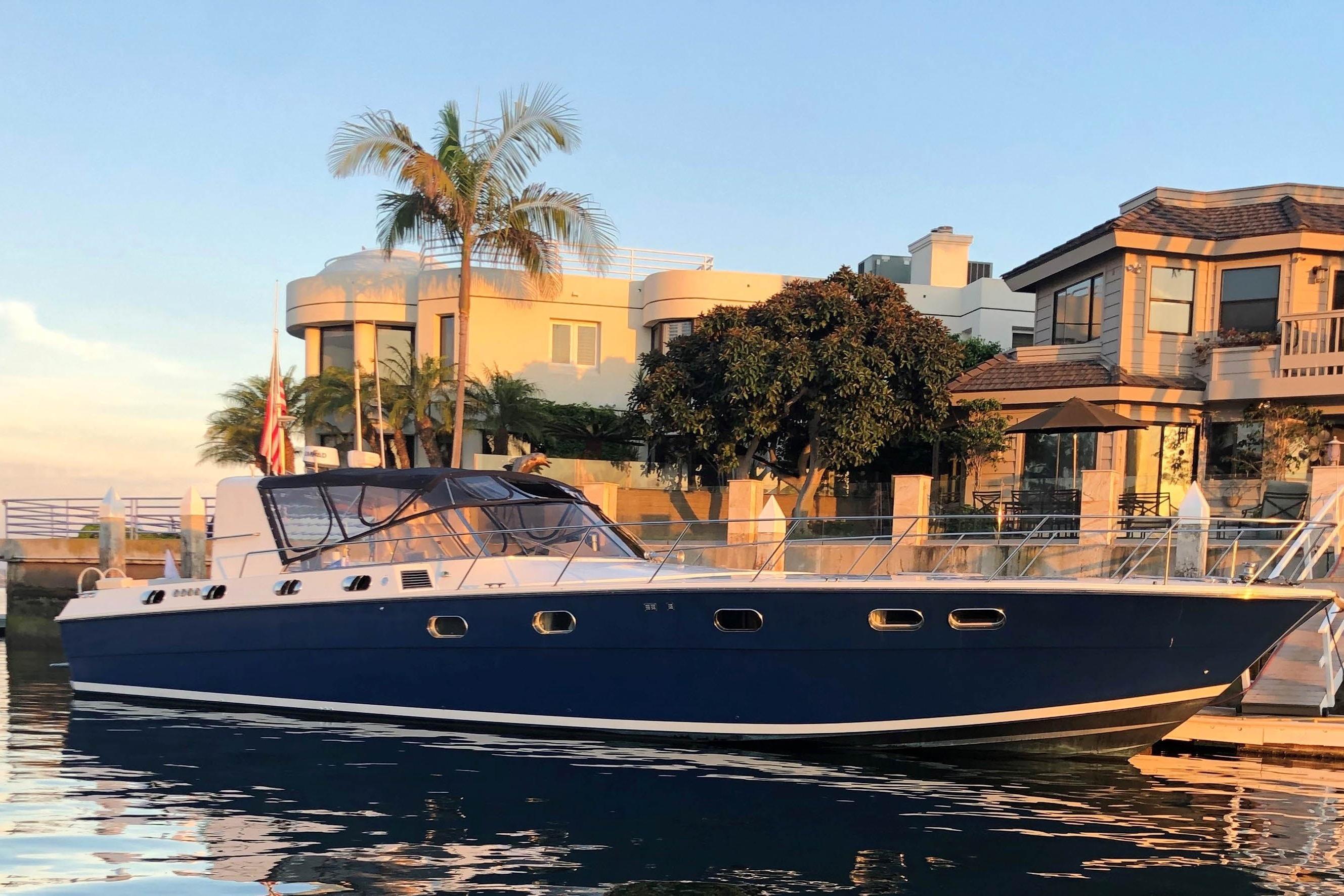 Halcyon 53' Magnum 1984