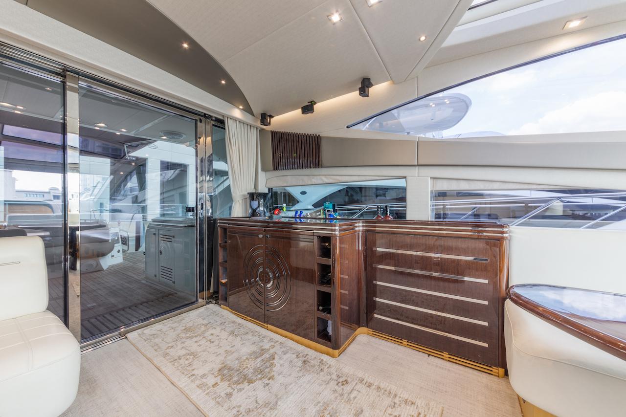 2013 Sunseeker Predator 68