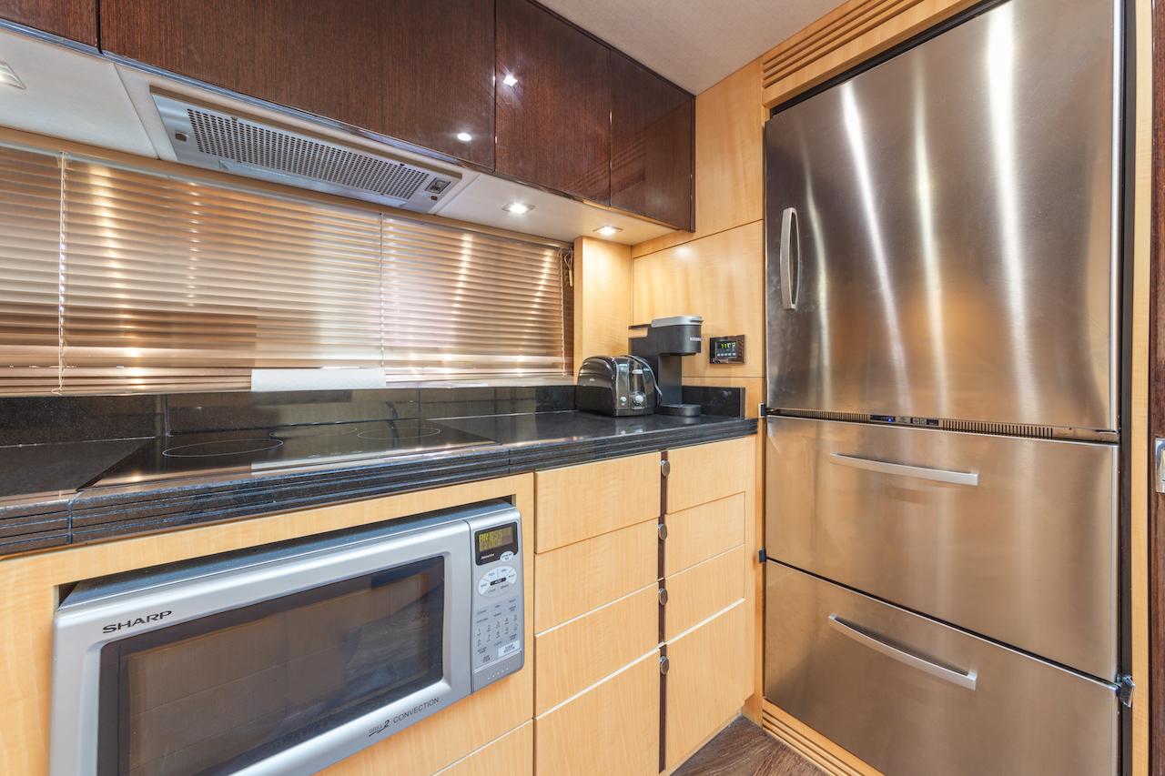 2013 Sunseeker Predator 68