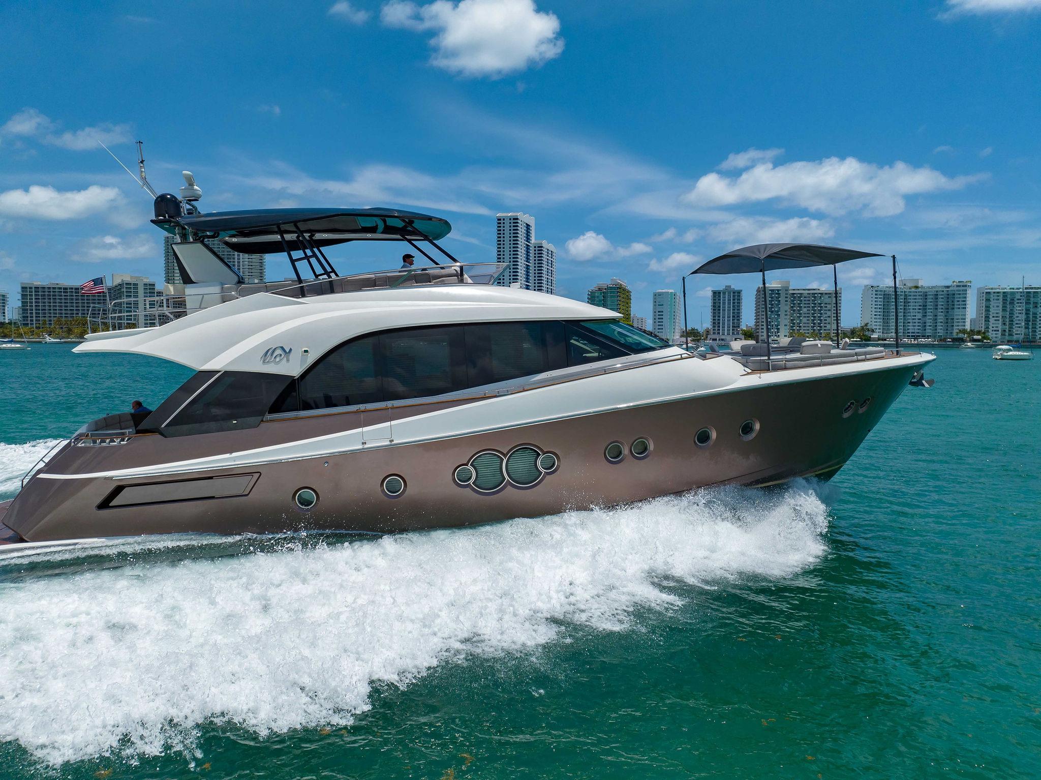 2013 MONTE CARLO YACHTS MCY 70
