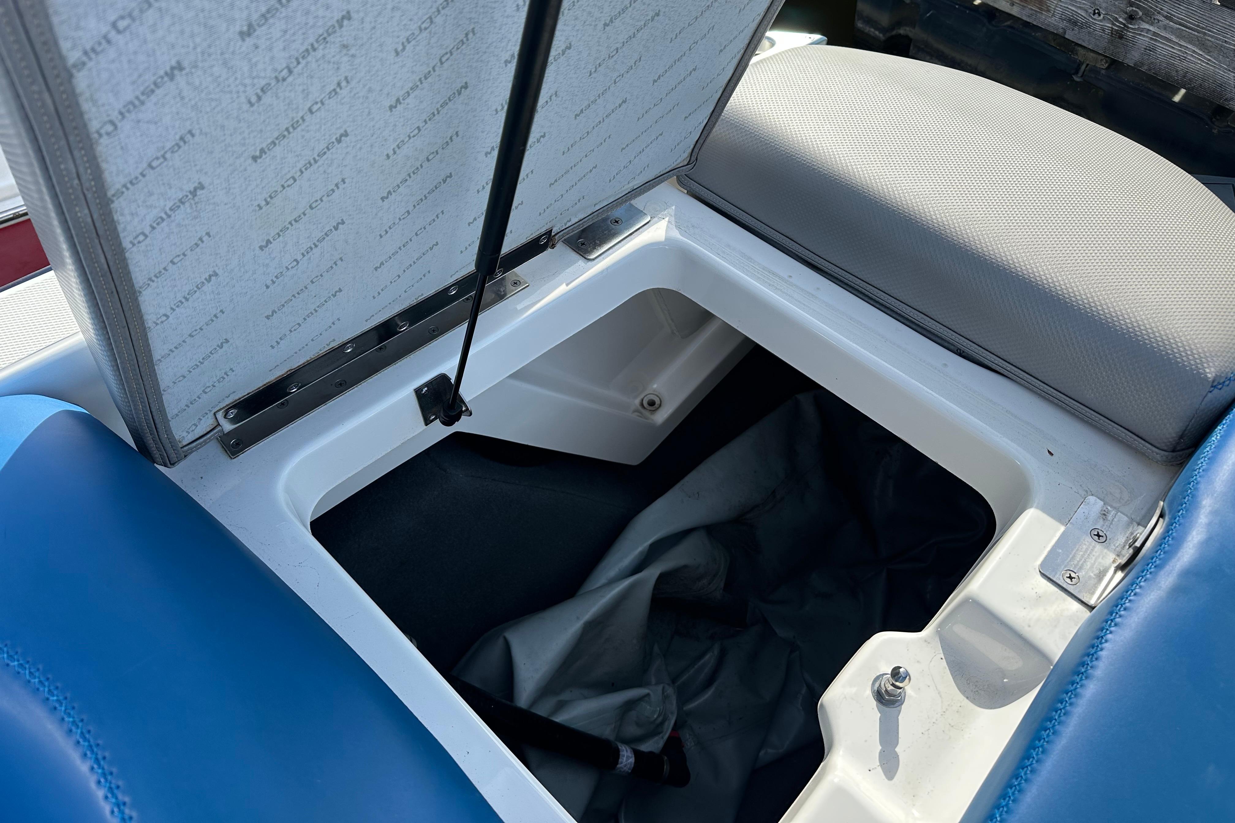 2016 MasterCraft X23-7
