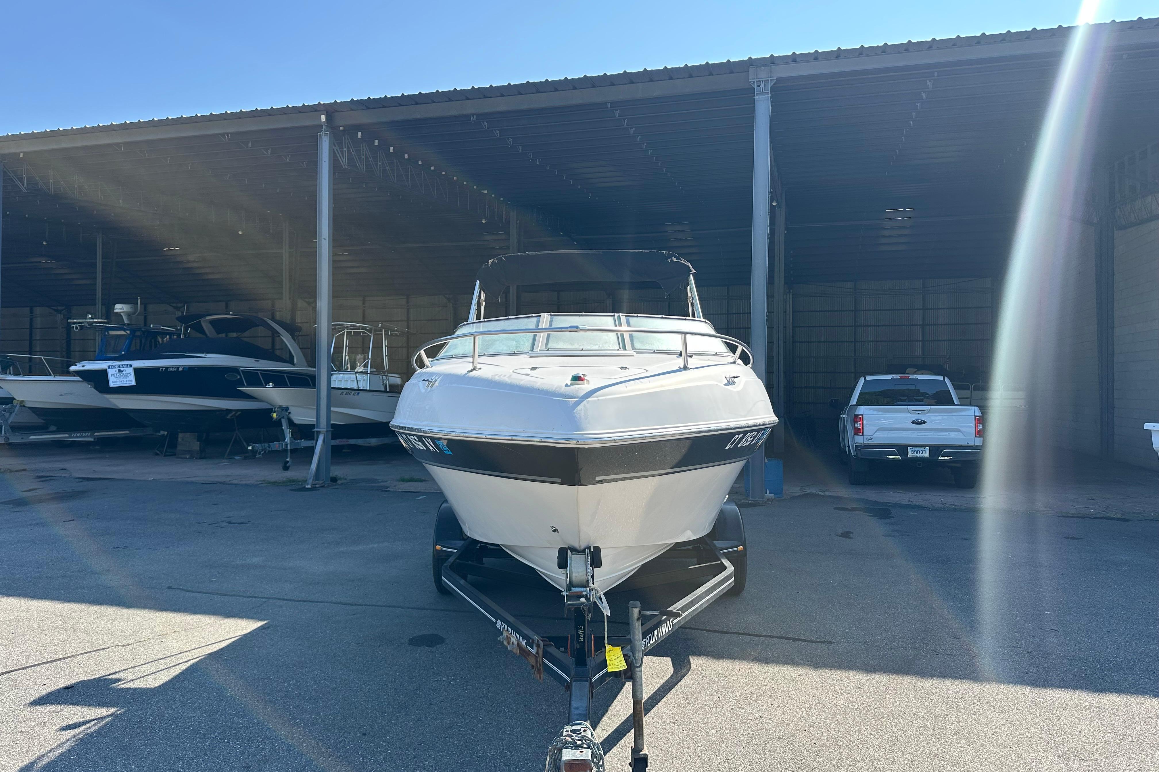 2002 Four Winns 205 Sundowner-2