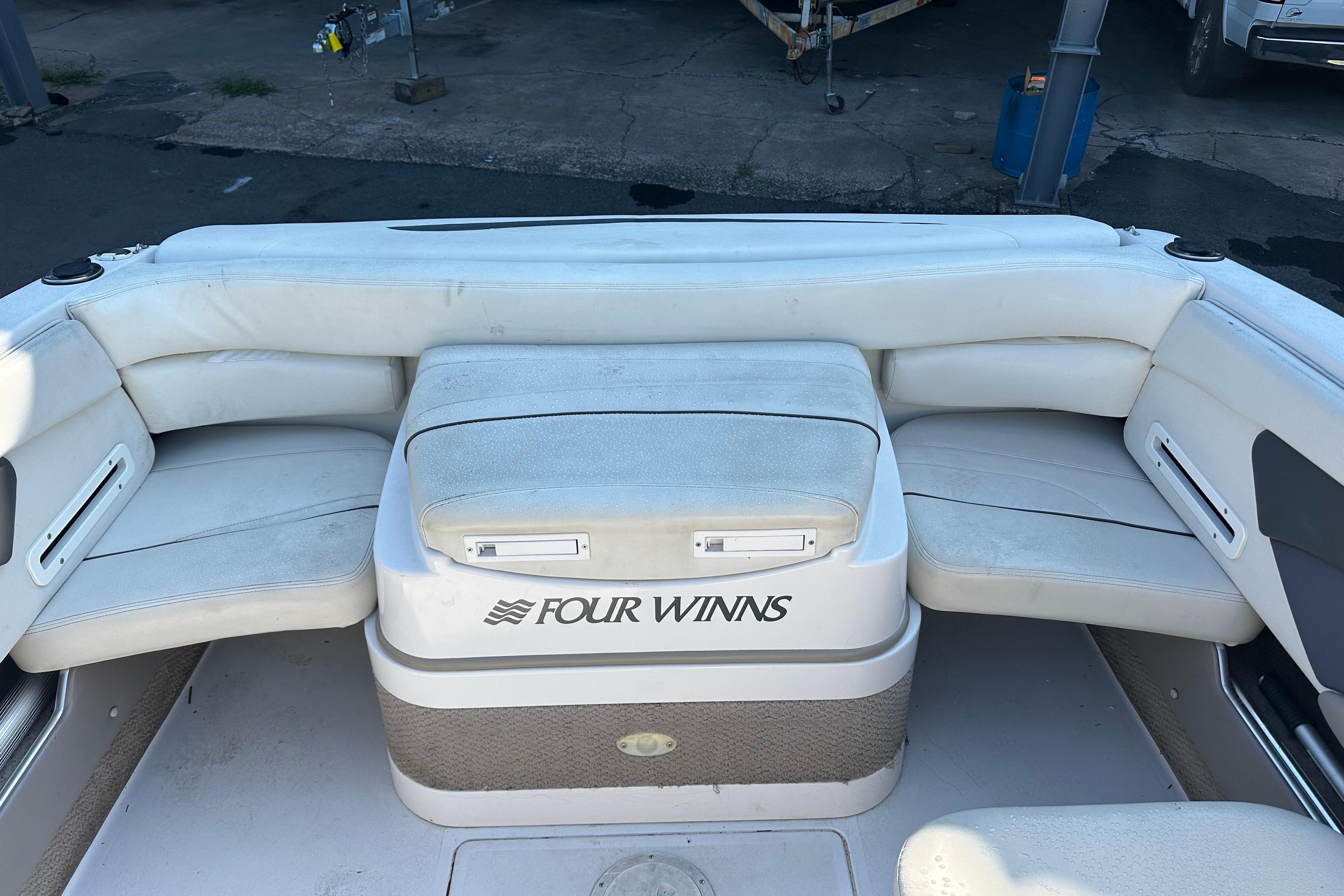 2002 Four Winns 205 Sundowner-7