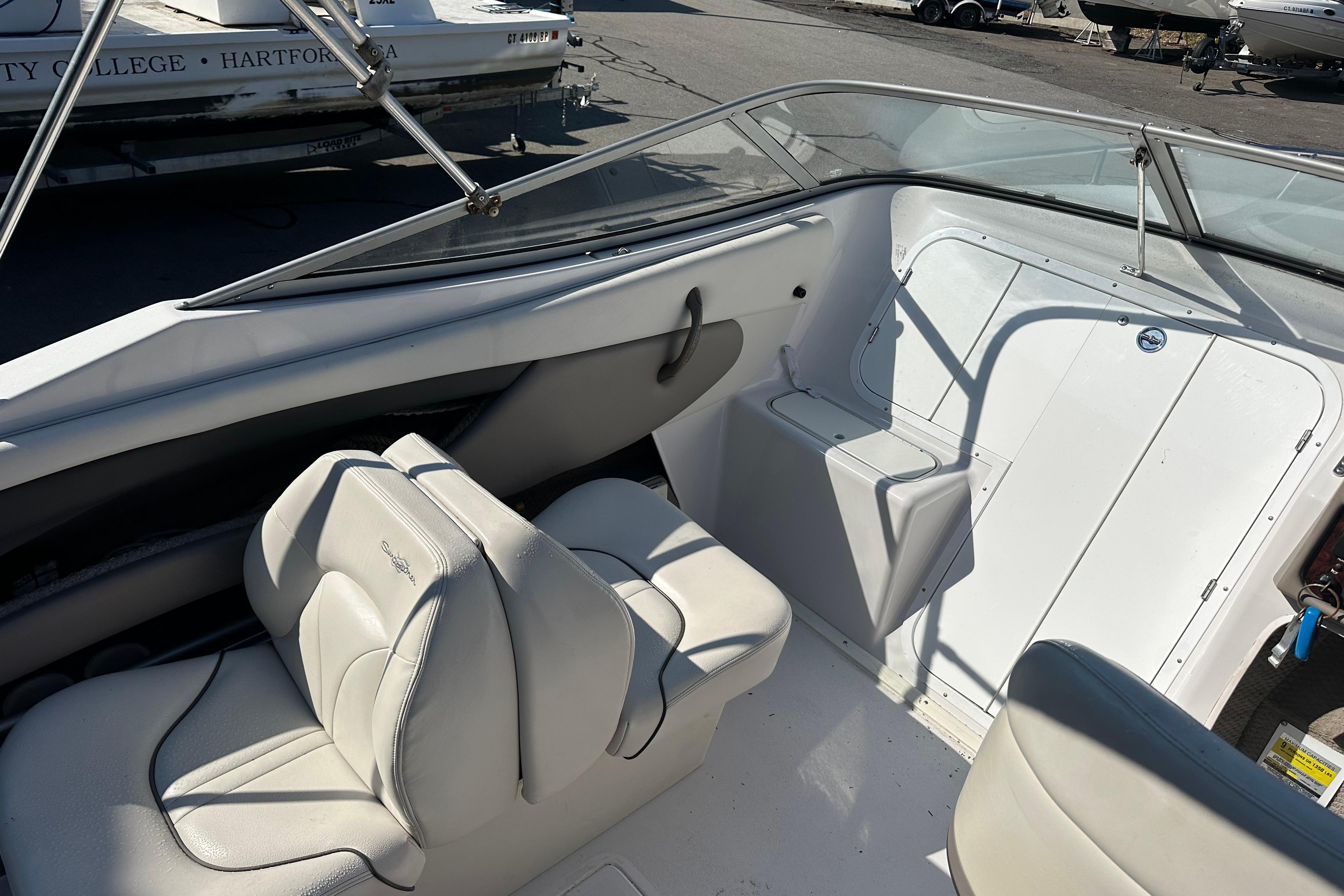 2002 Four Winns 205 Sundowner-10