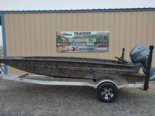 2021 Xpress boat for sale, model of the boat is H18DB & Image # 1 of 15
