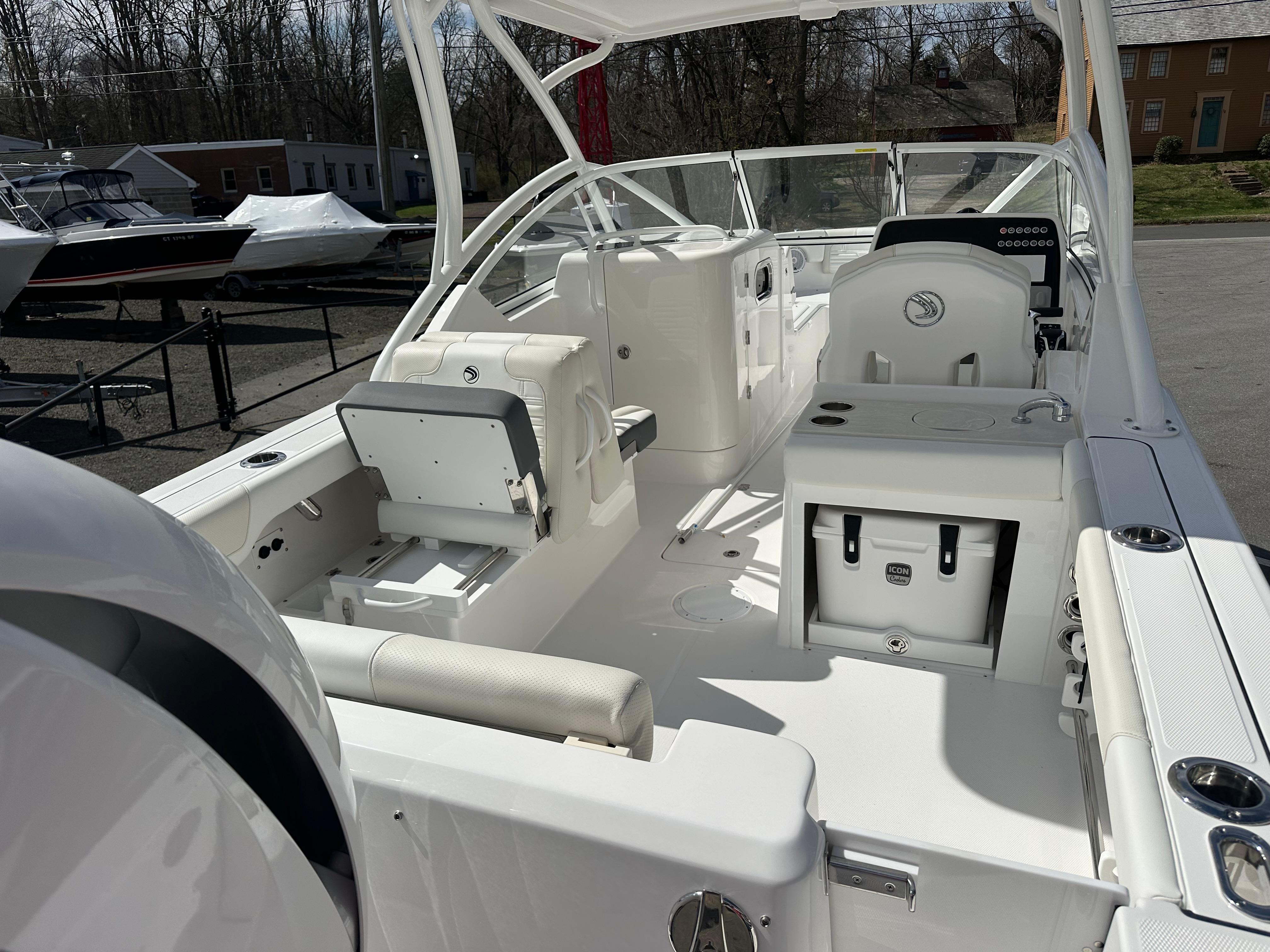 2026 Edgewater 248CX Crossover-8