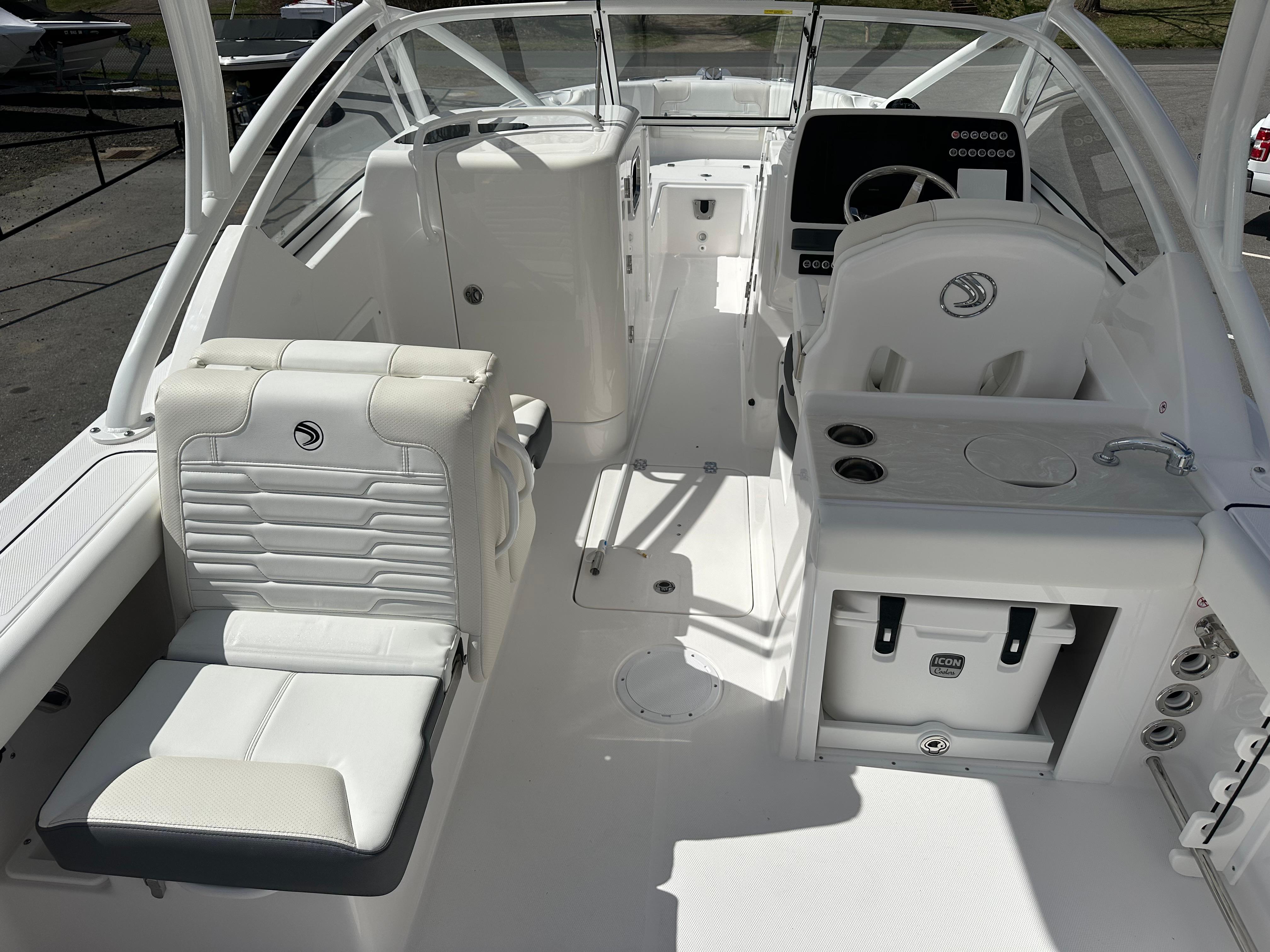 2026 Edgewater 248CX Crossover-13