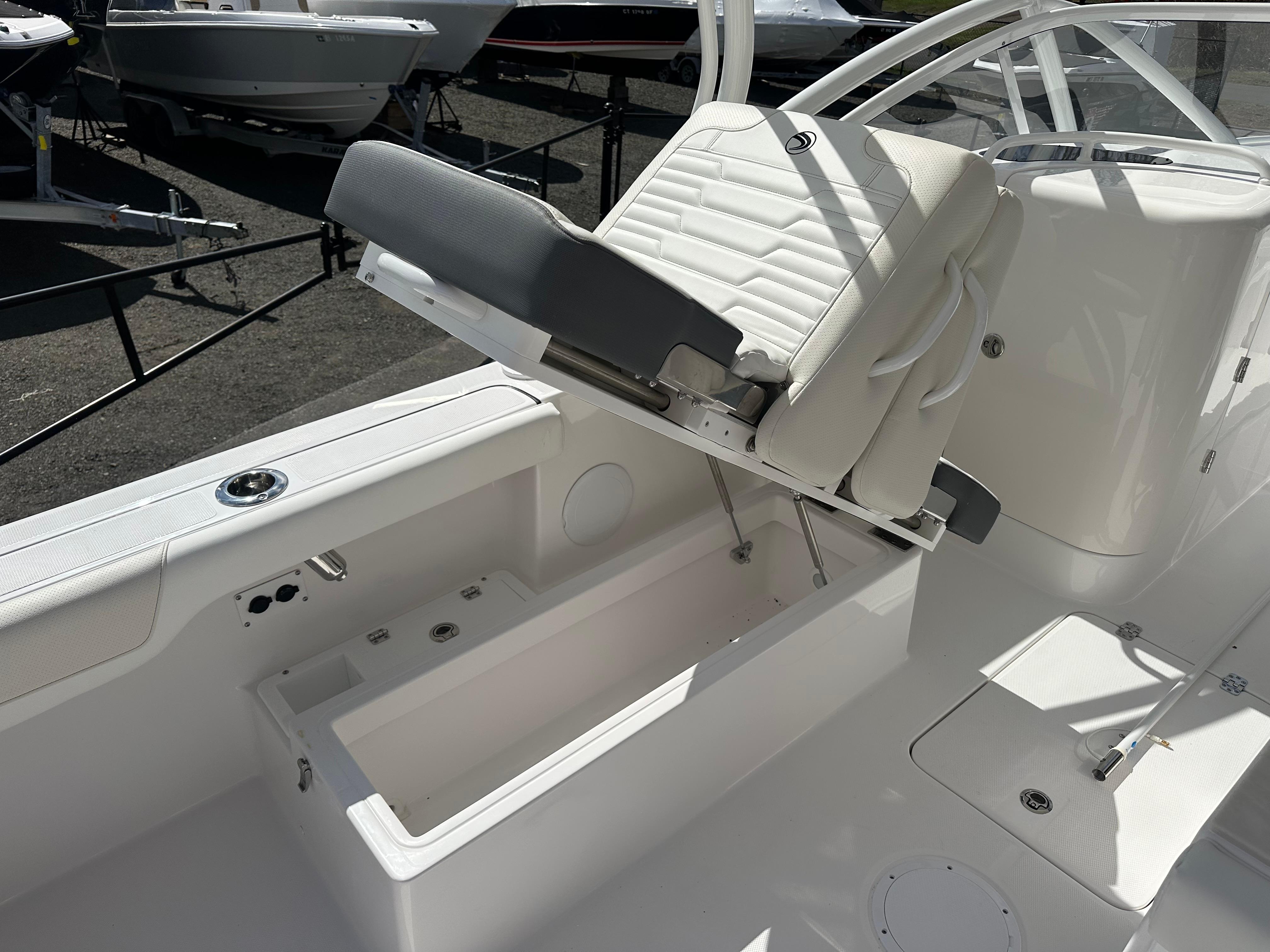 2026 Edgewater 248CX Crossover-15
