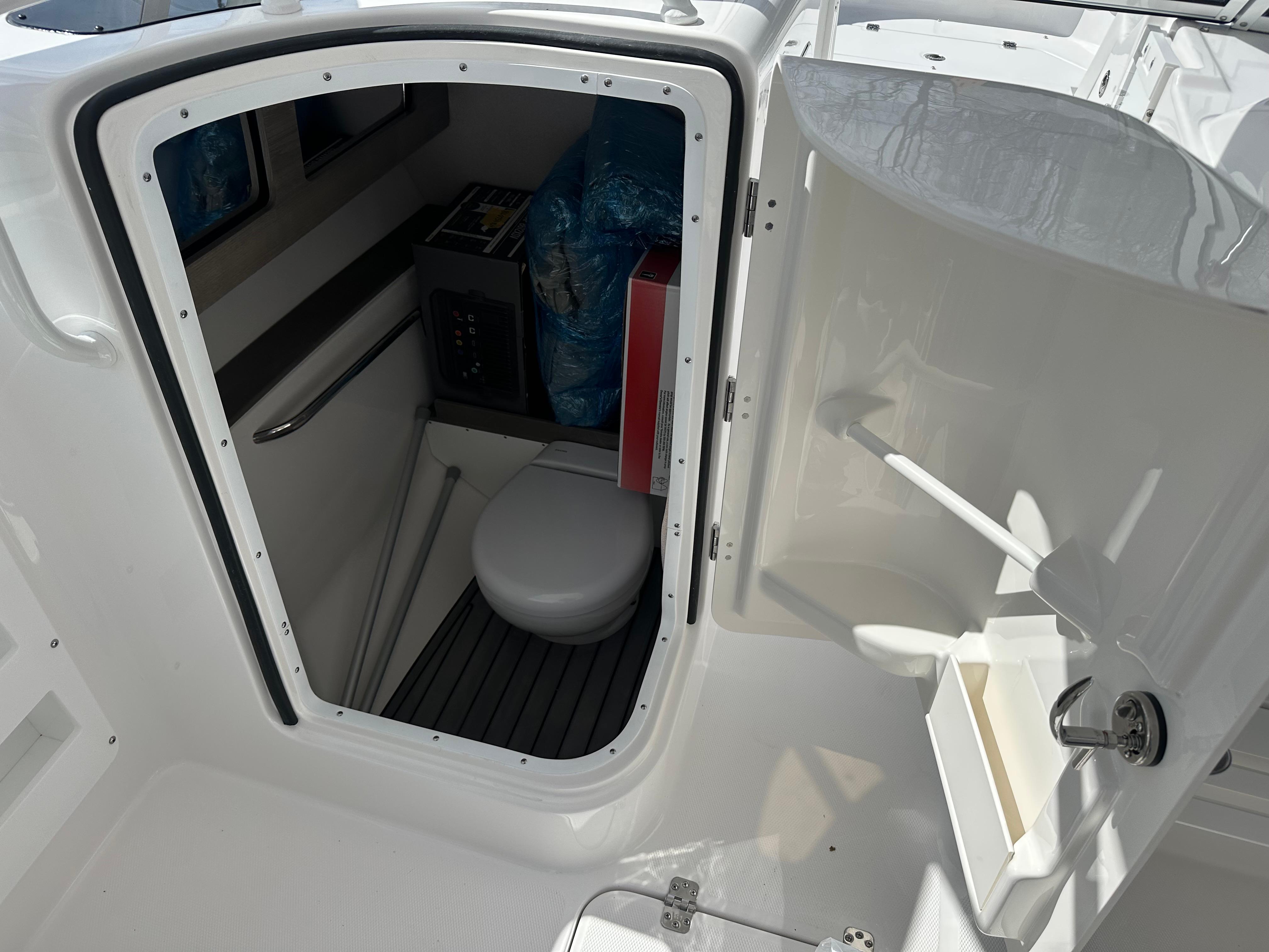 2026 Edgewater 248CX Crossover-20