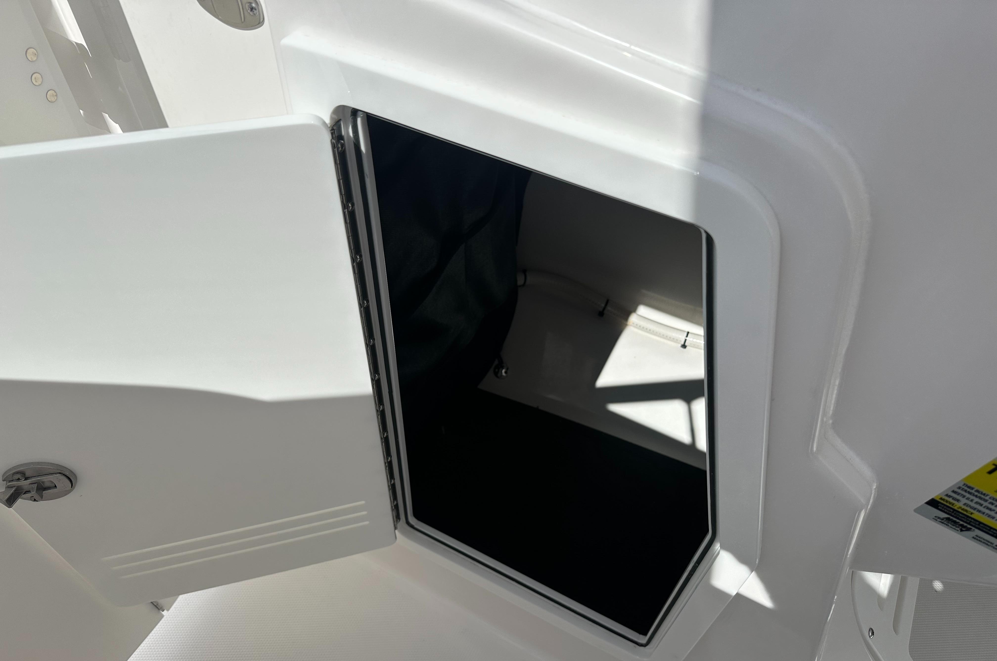 2026 Edgewater 248CX Crossover-22