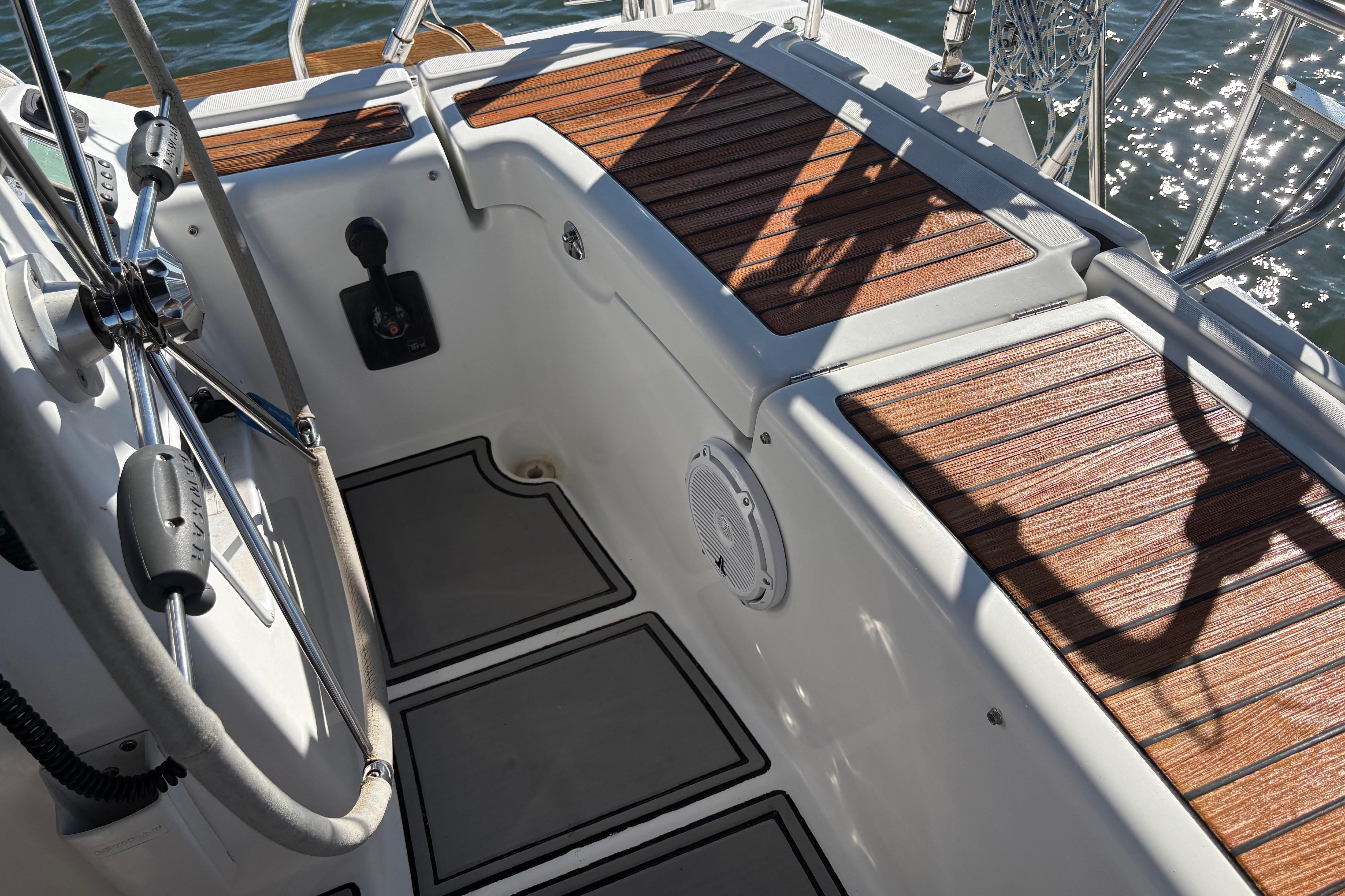 Yacht Photos Pics