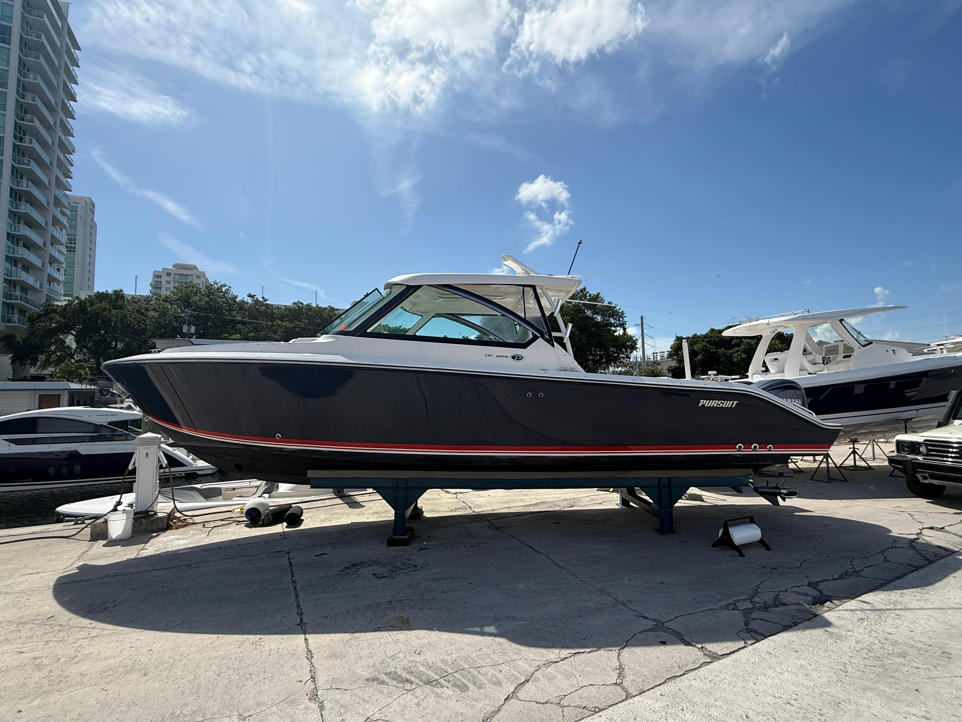Pursuit DC 325 Dual Console