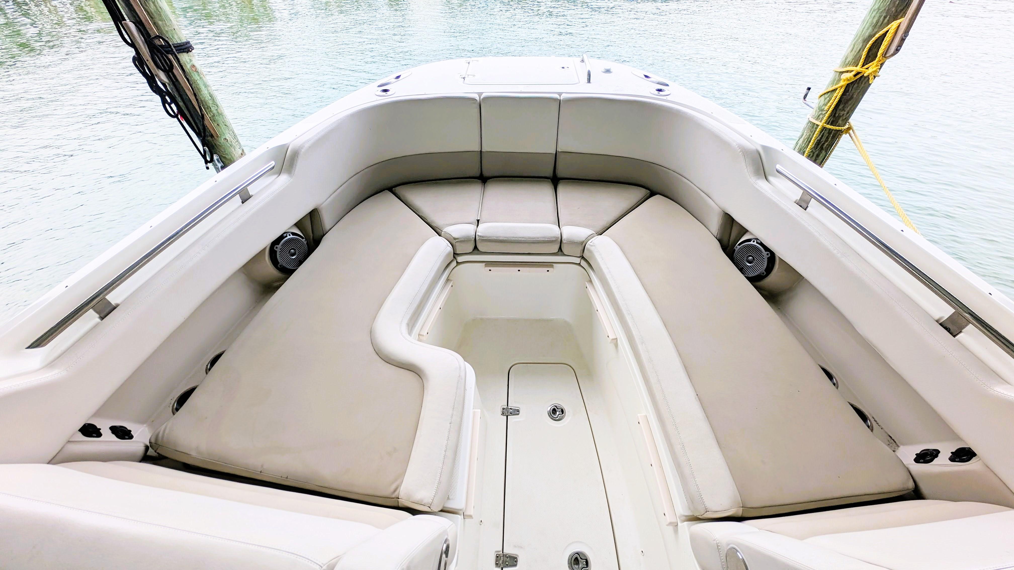 Boston Whaler 320 Vantage Twin 350 Merc Joystick