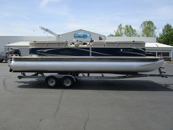 2012 SunChaser boat for sale, model of the boat is Classic Cruise 8524 Lounger & Image # 7 of 20