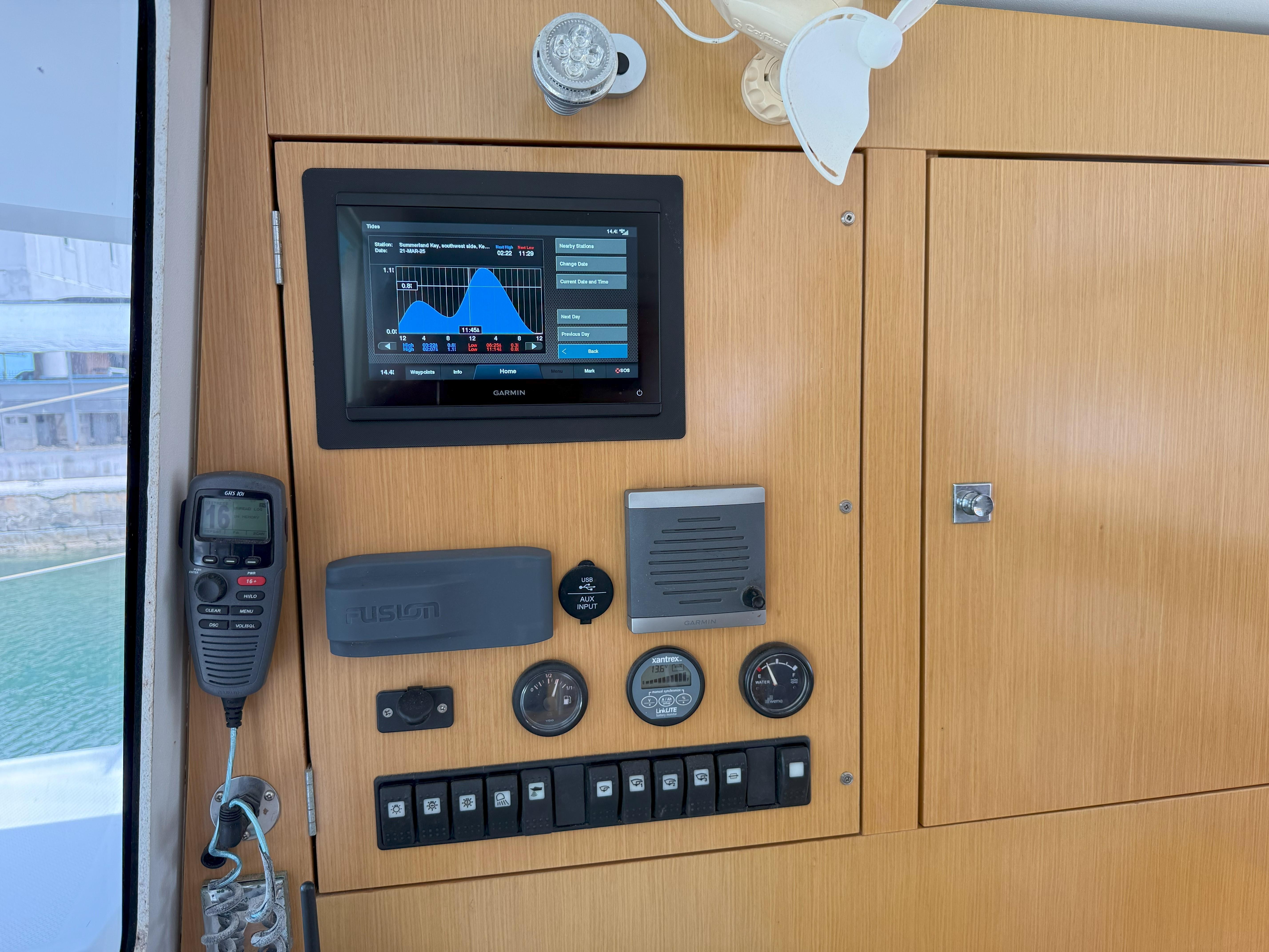 Fountaine Pajot-Mahe 36 Evolution  Owners Version 2014-Brake Aweigh SC-US-9725074 | Thumbnail