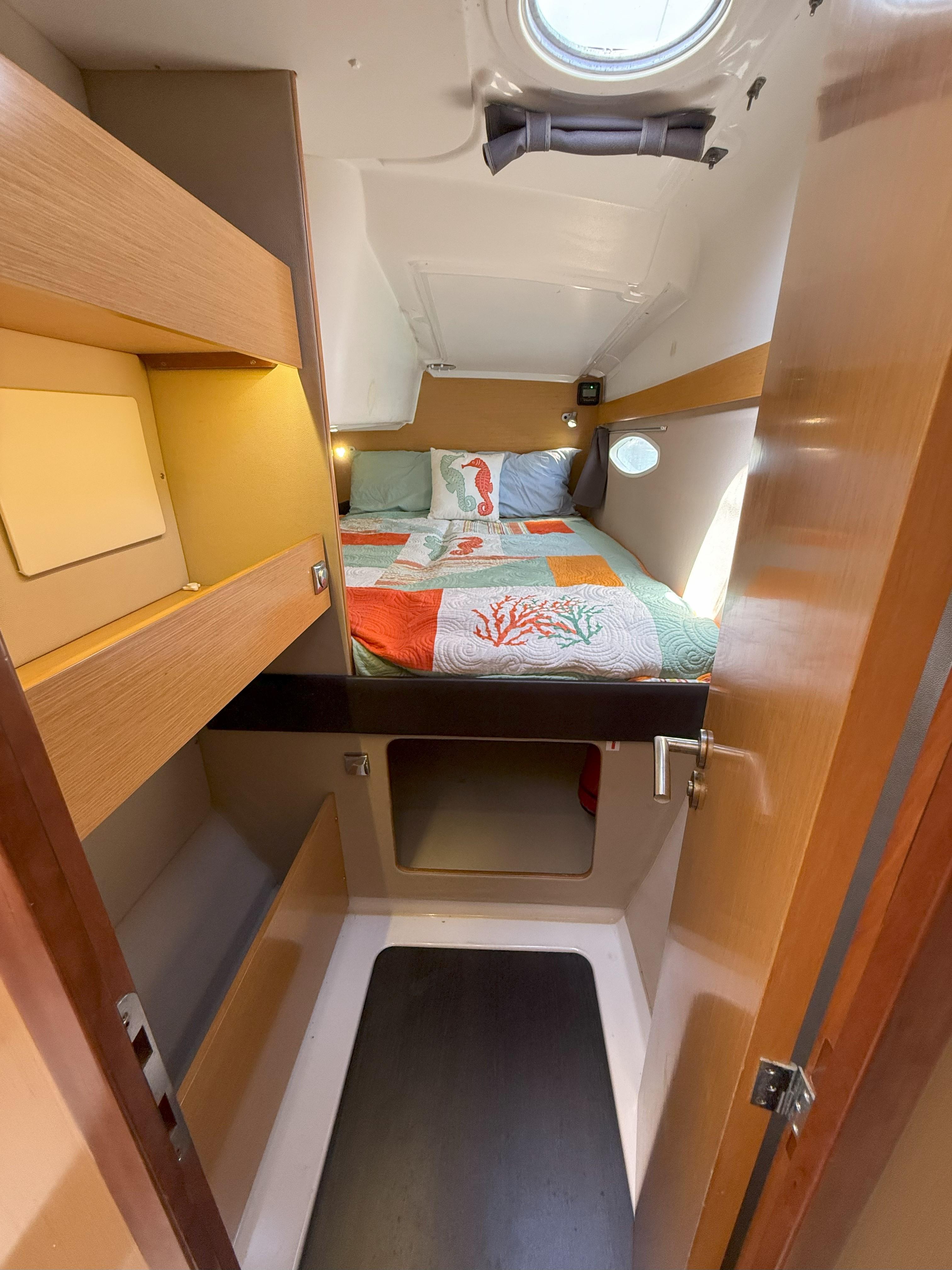 Fountaine Pajot-Mahe 36 Evolution  Owners Version 2014-Brake Aweigh SC-US-9725074 | Thumbnail