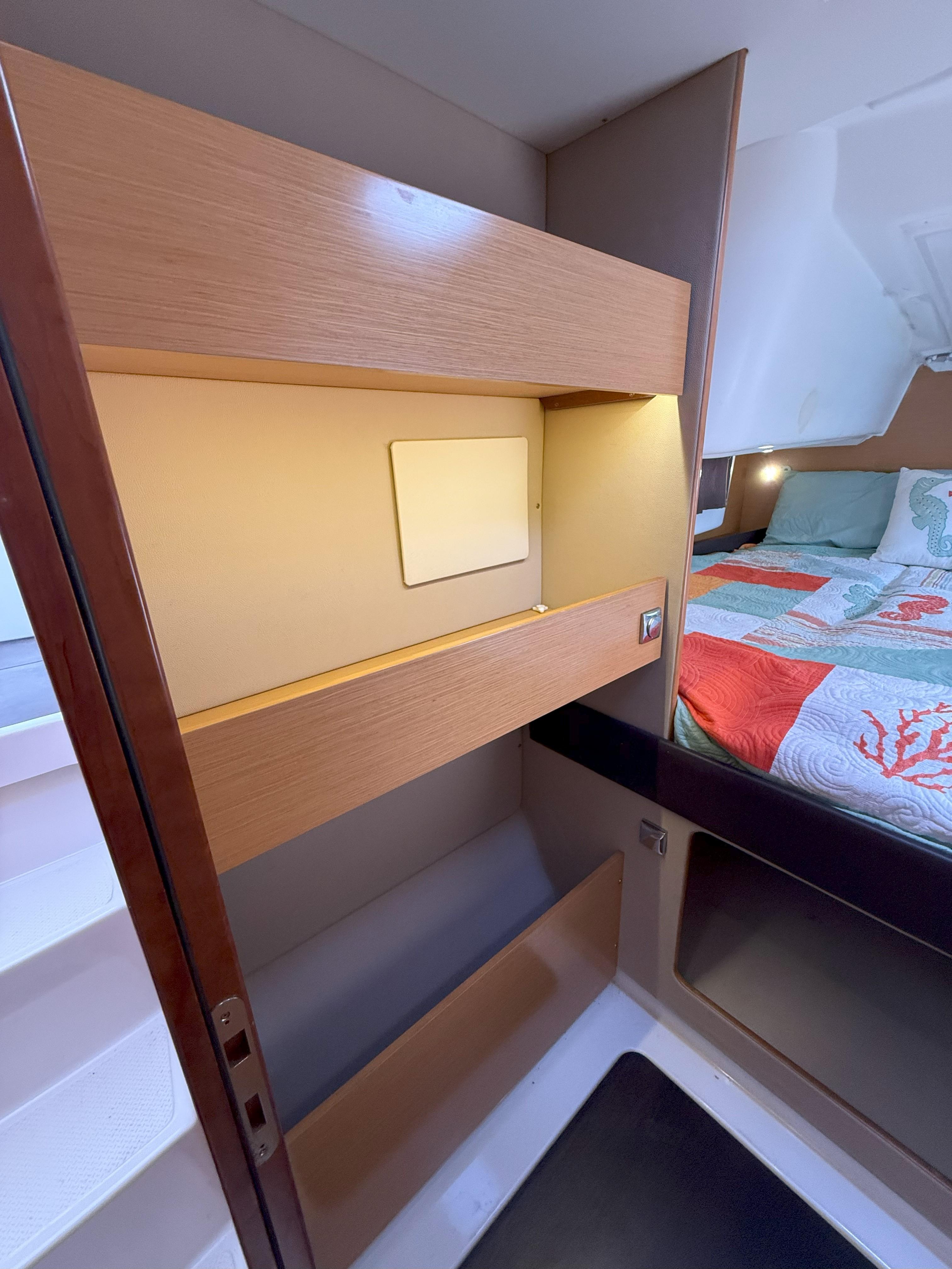 Fountaine Pajot-Mahe 36 Evolution  Owners Version 2014-Brake Aweigh SC-US-9725074 | Thumbnail